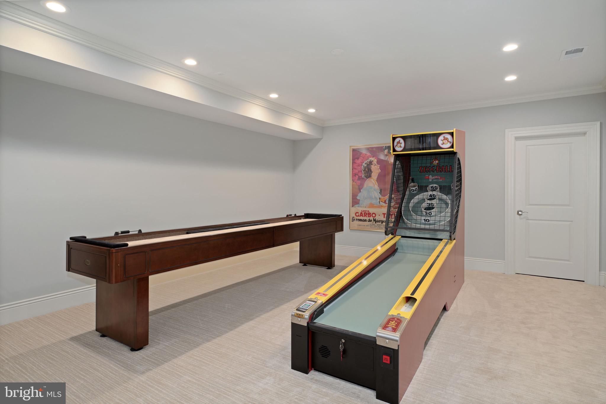 COUNTRY CLUB HILLS - Residential