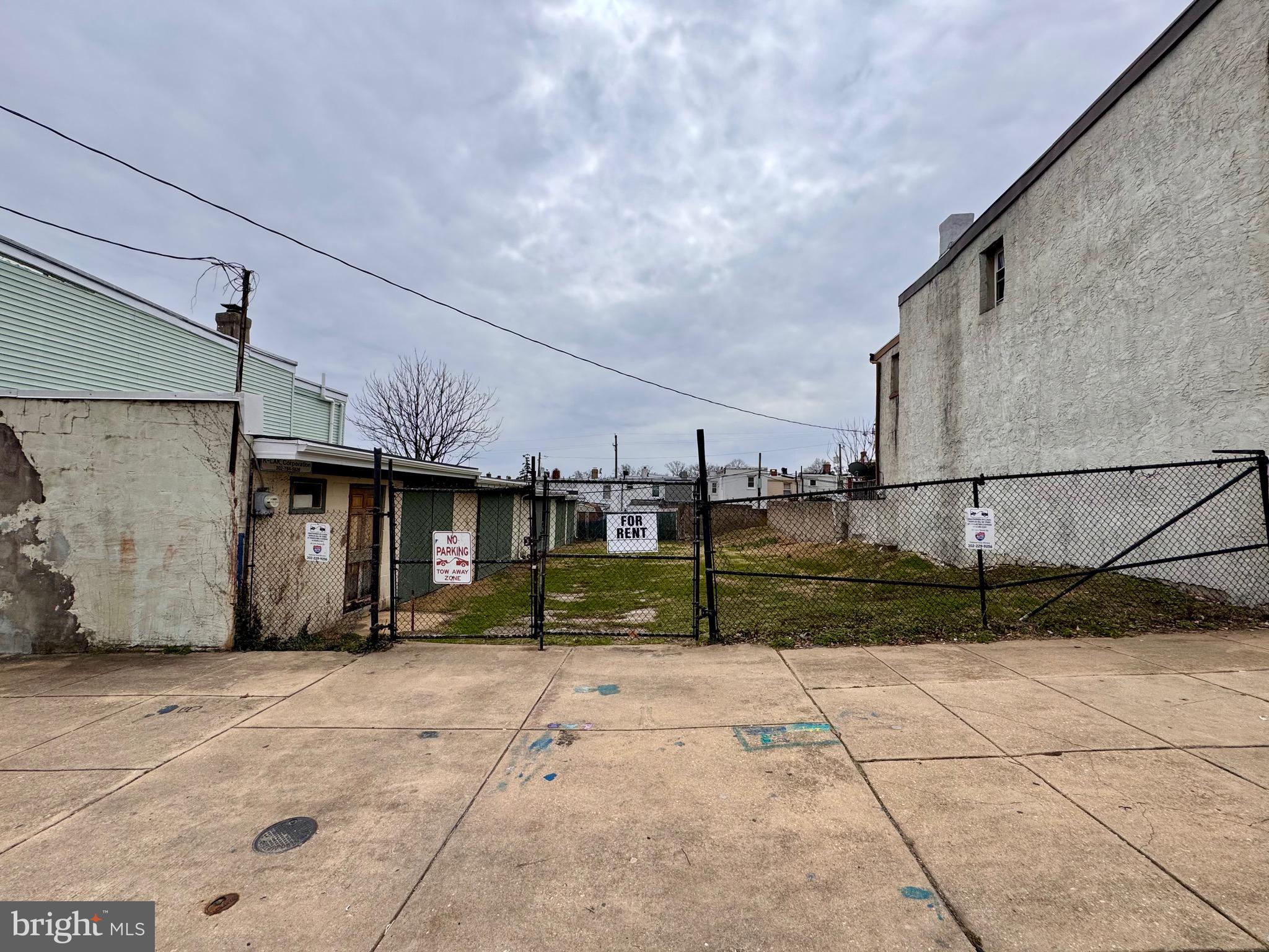 HEDGEVILLE - Commercial Sale