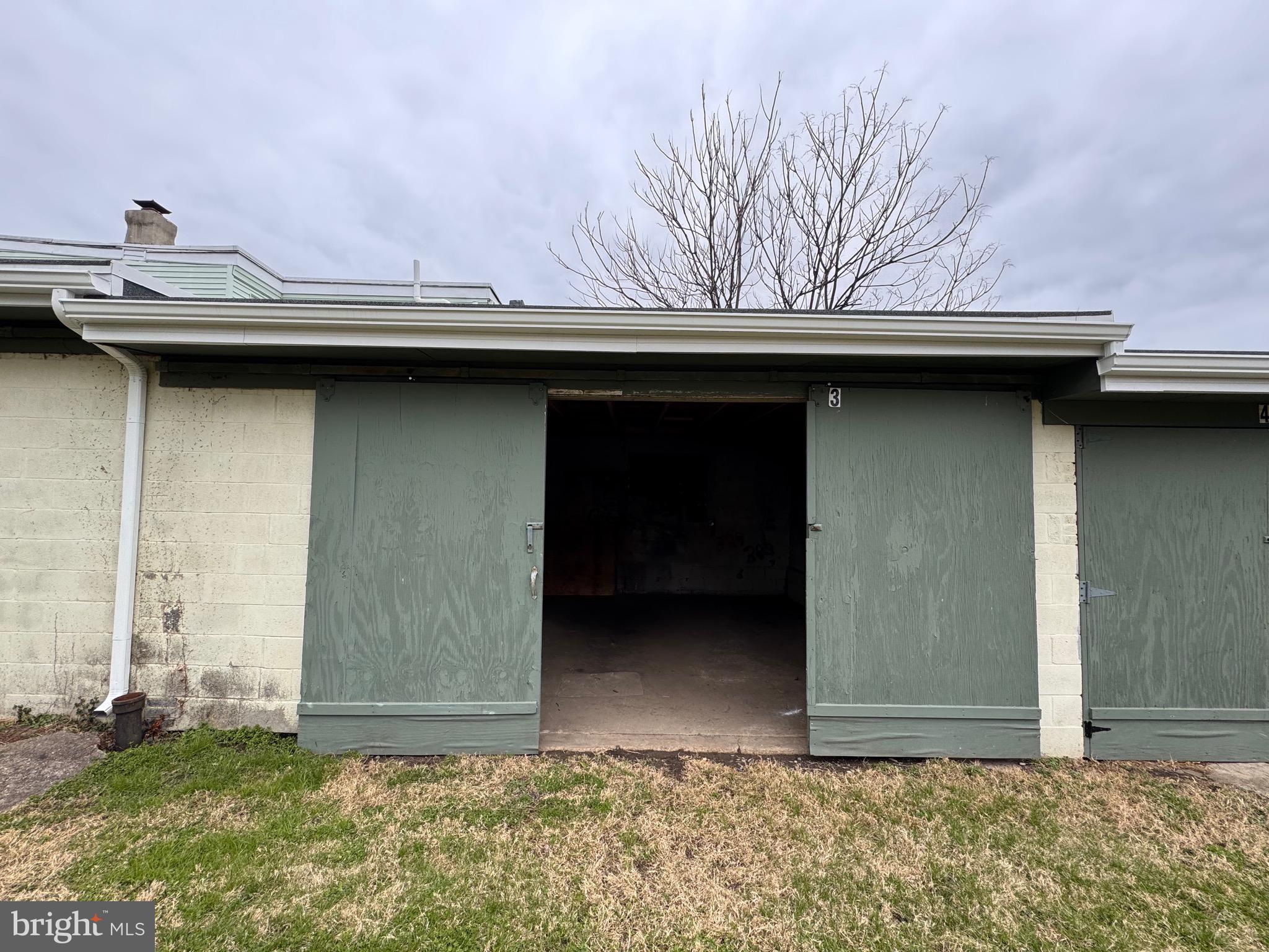 HEDGEVILLE - Commercial Sale