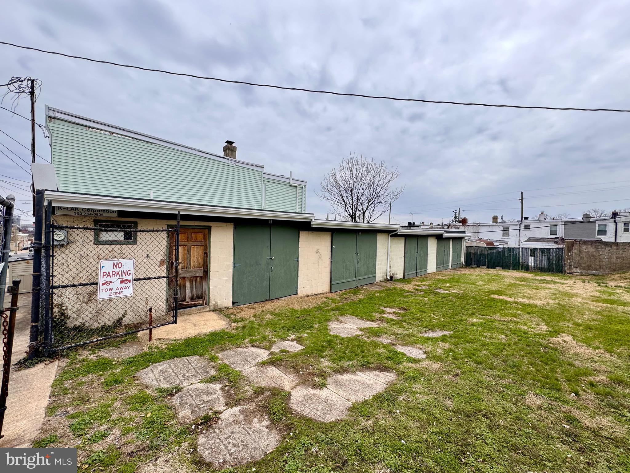 HEDGEVILLE - Commercial Sale