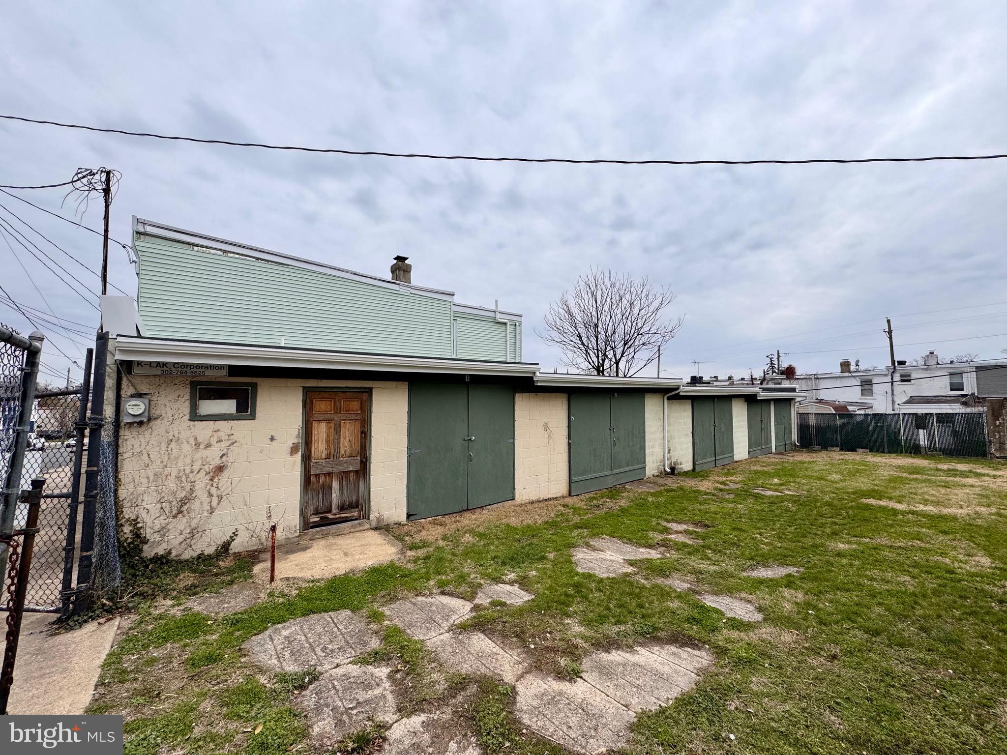 HEDGEVILLE - Commercial Sale