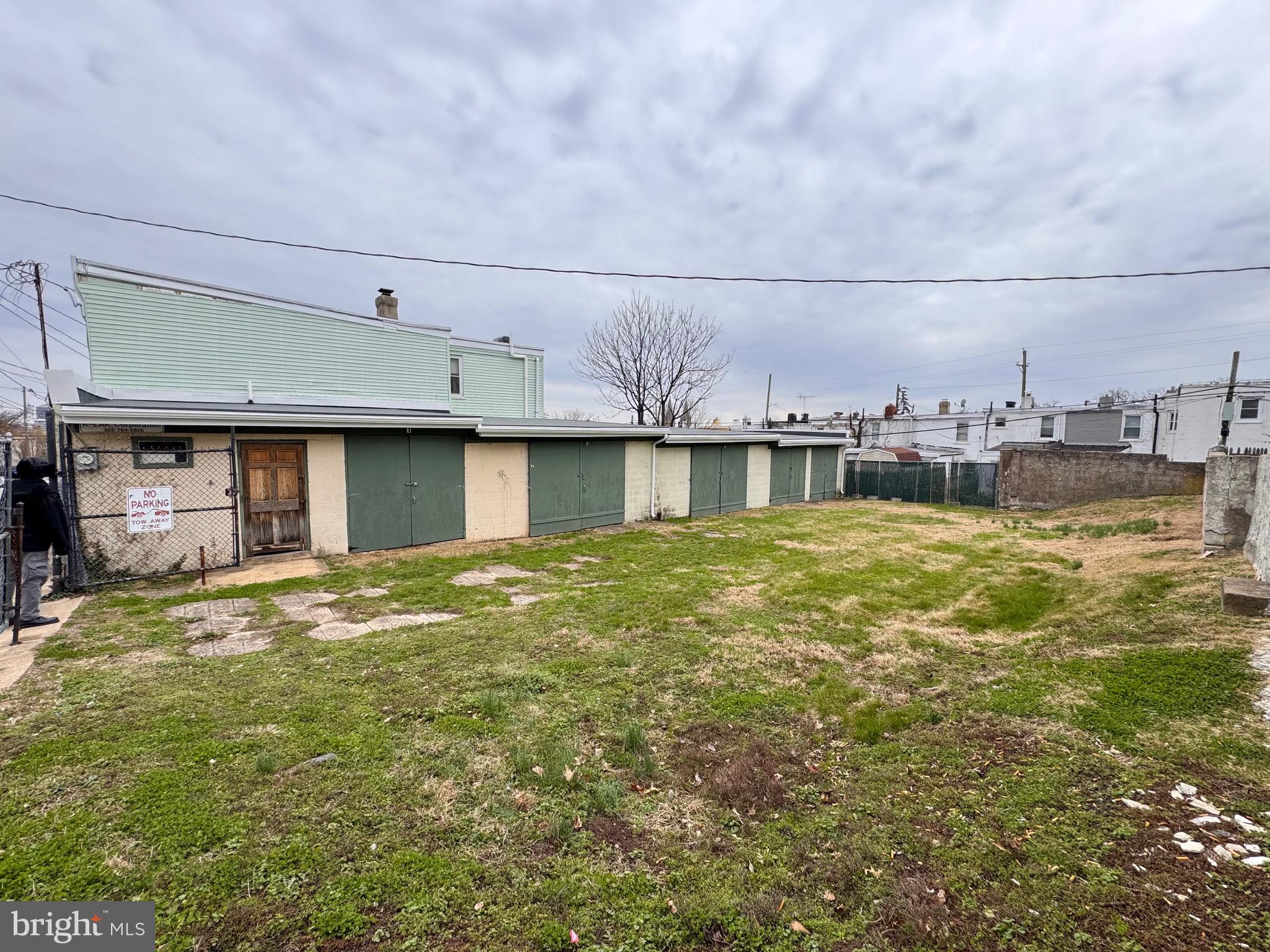 HEDGEVILLE - Commercial Sale