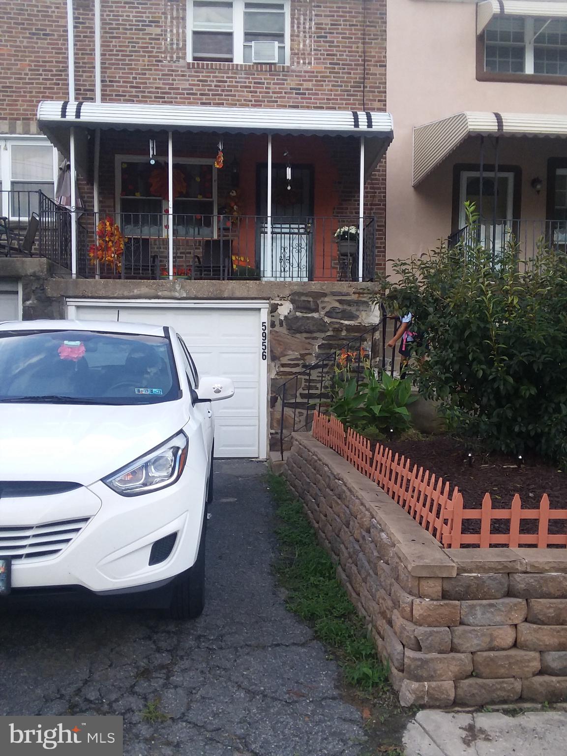 LAWNCREST - Residential