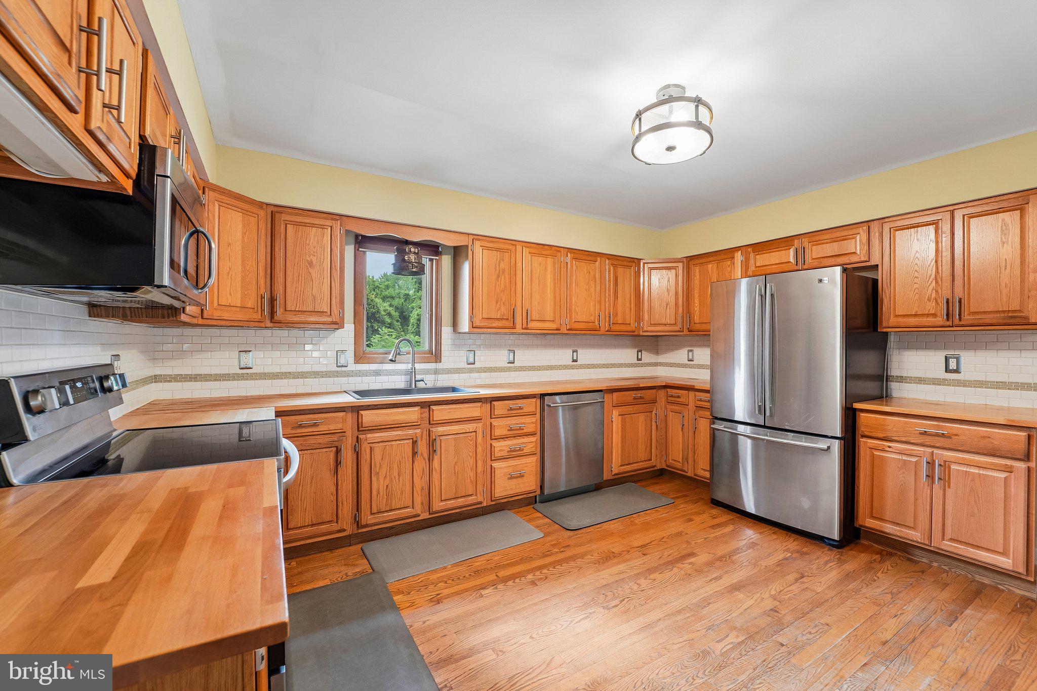 PERRYVILLE - Residential