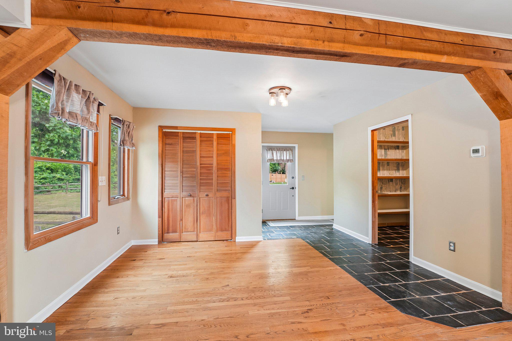 PERRYVILLE - Residential