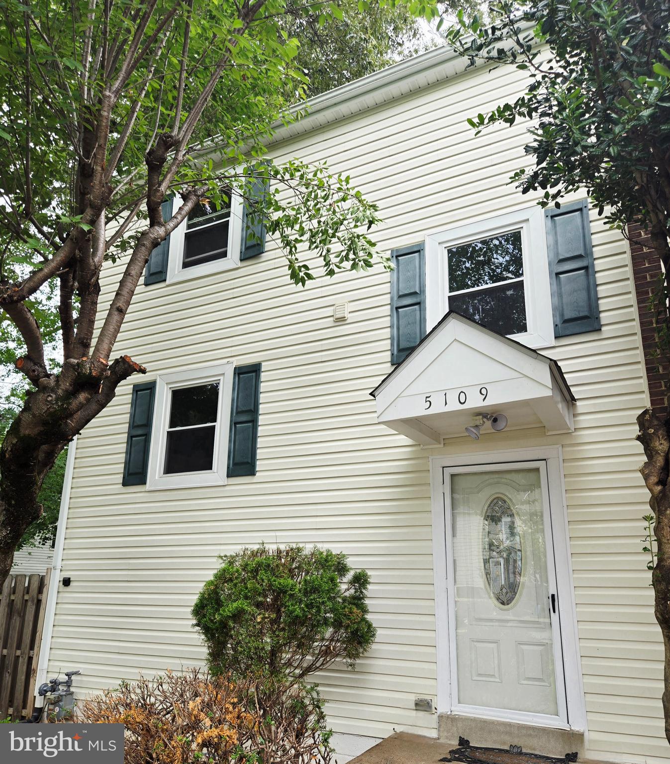 LAKE BRADDOCK - Residential