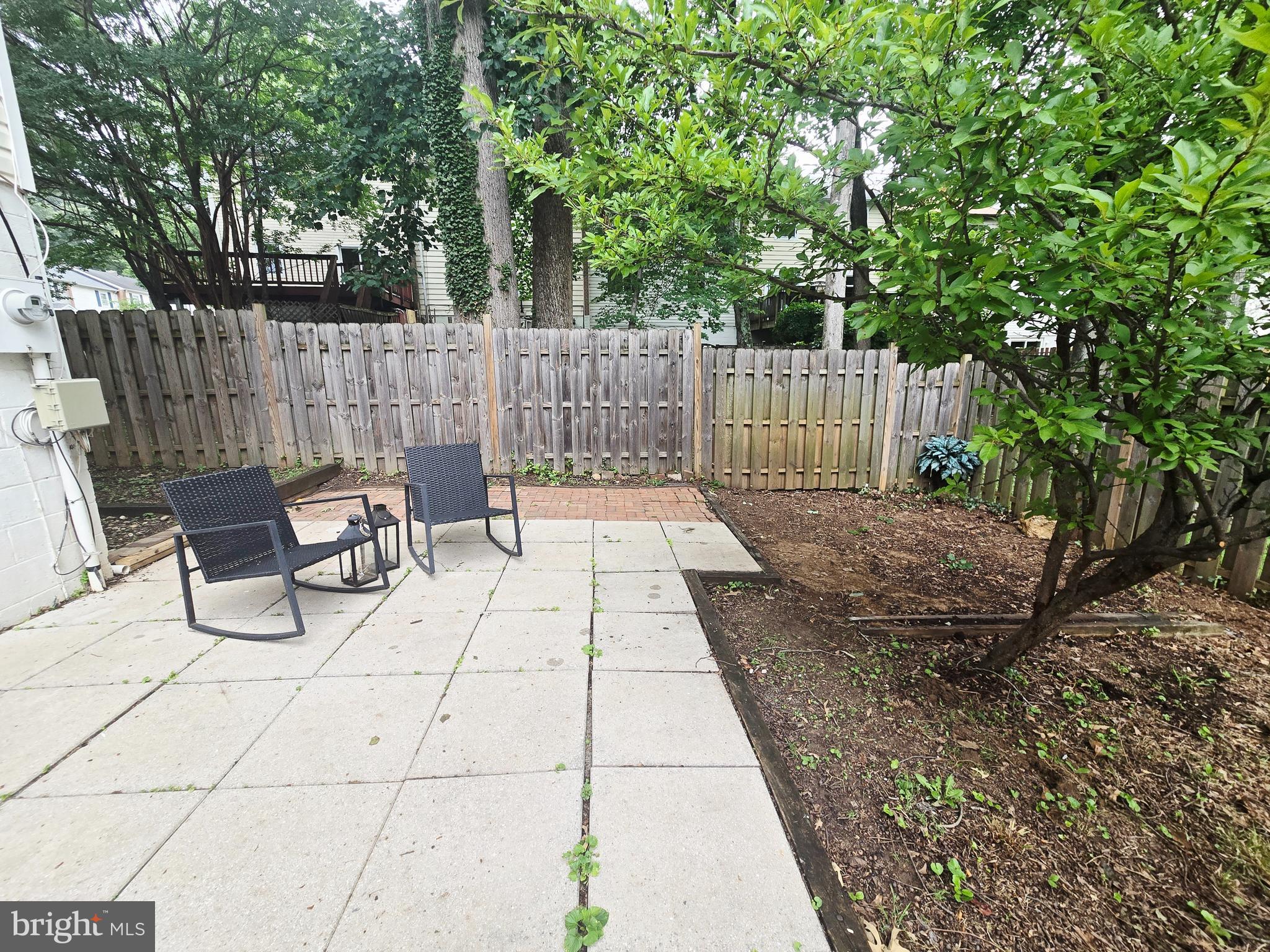 LAKE BRADDOCK - Residential