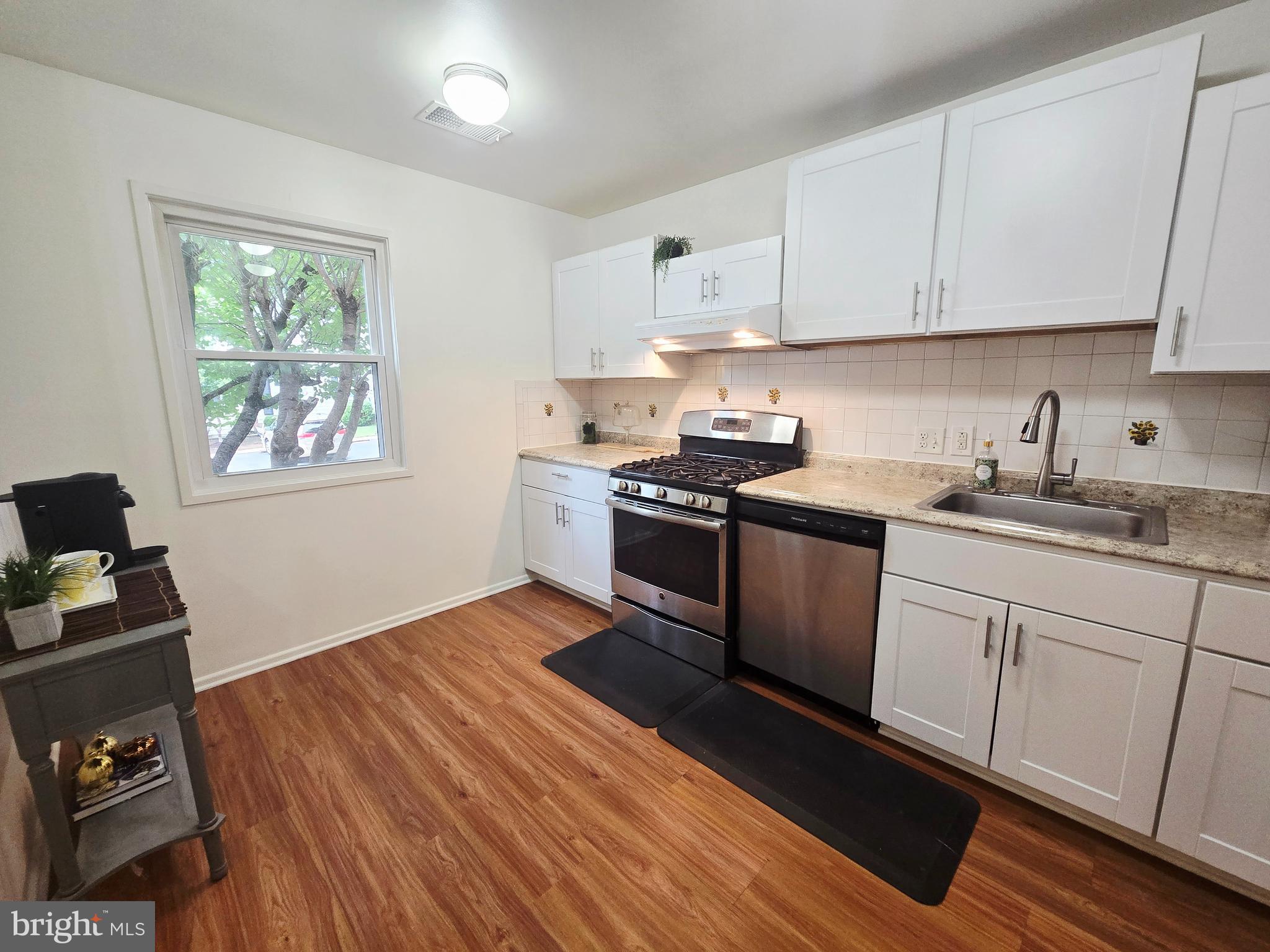 LAKE BRADDOCK - Residential