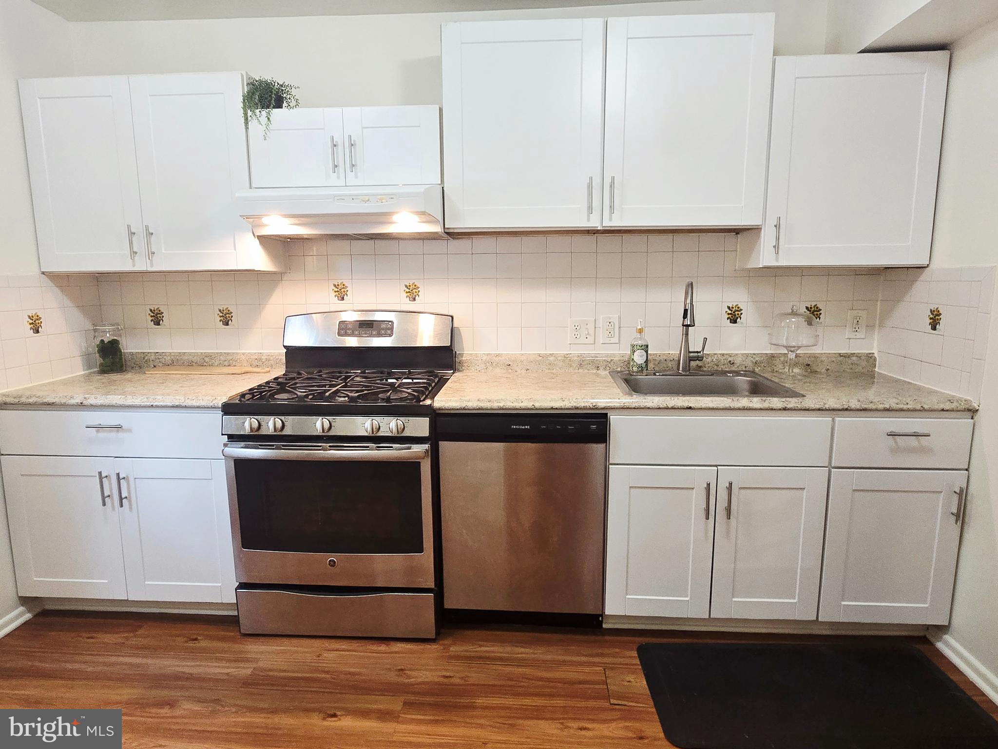 LAKE BRADDOCK - Residential