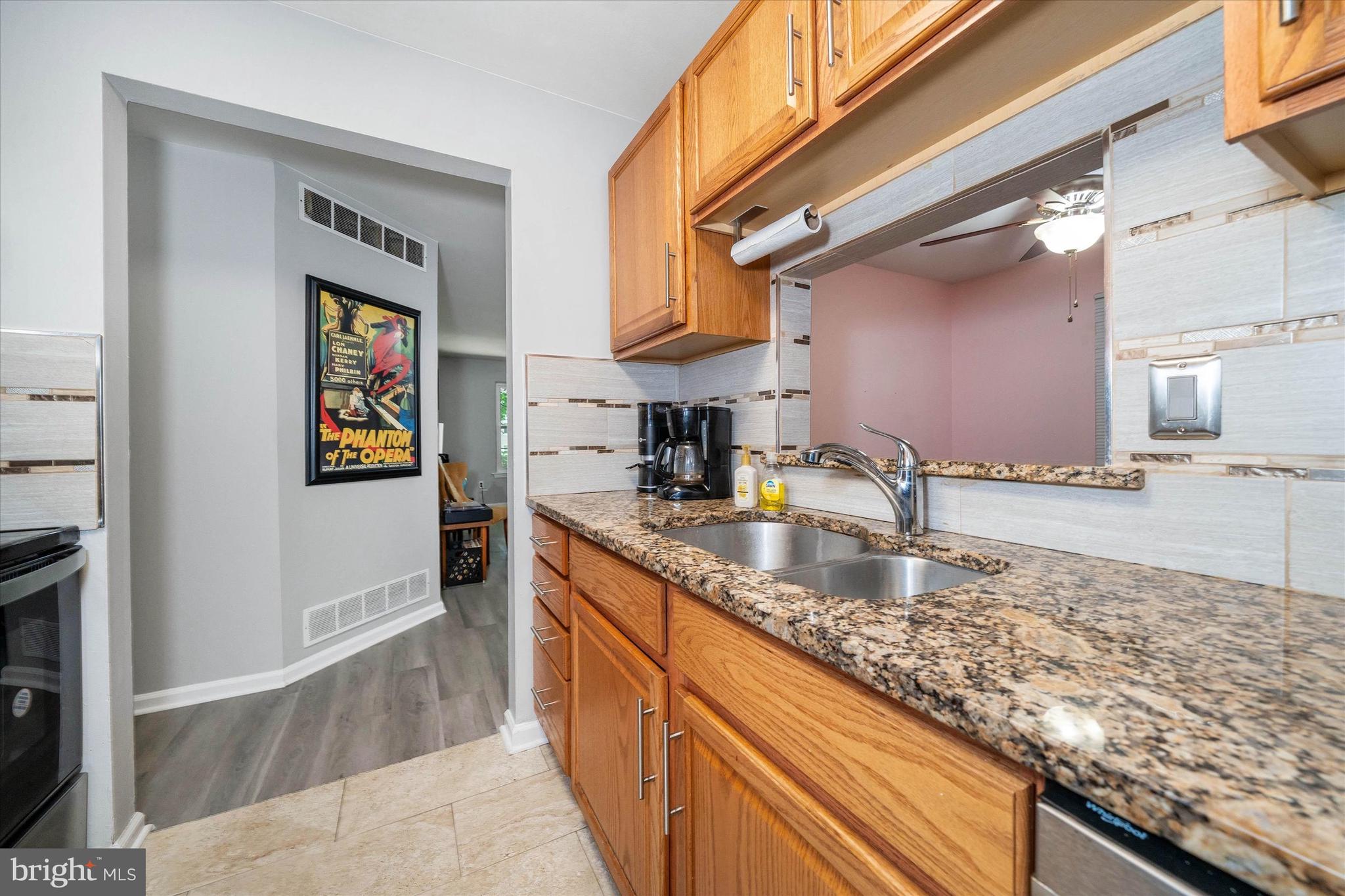 ASHTON CONDO - Residential