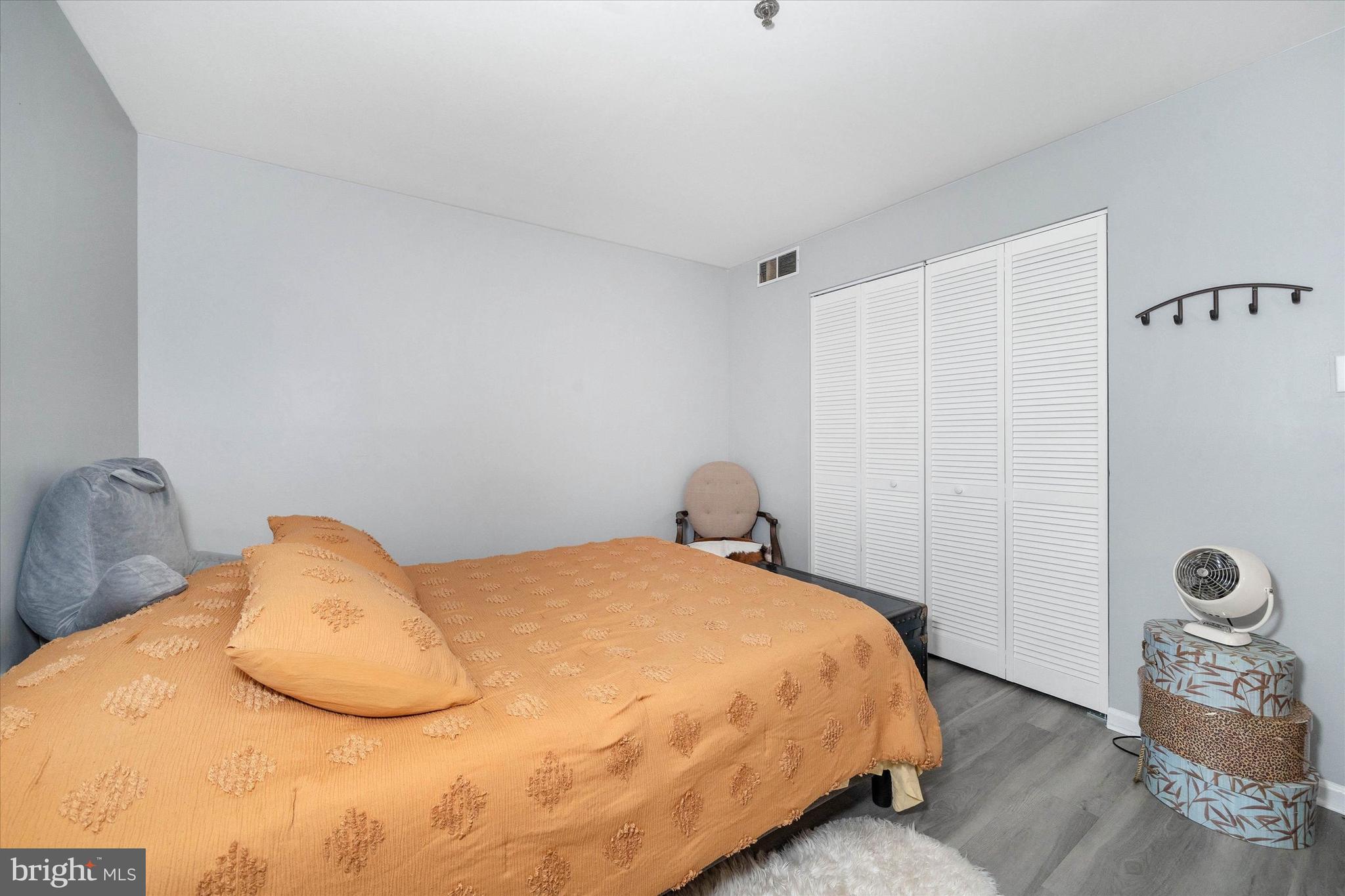 ASHTON CONDO - Residential