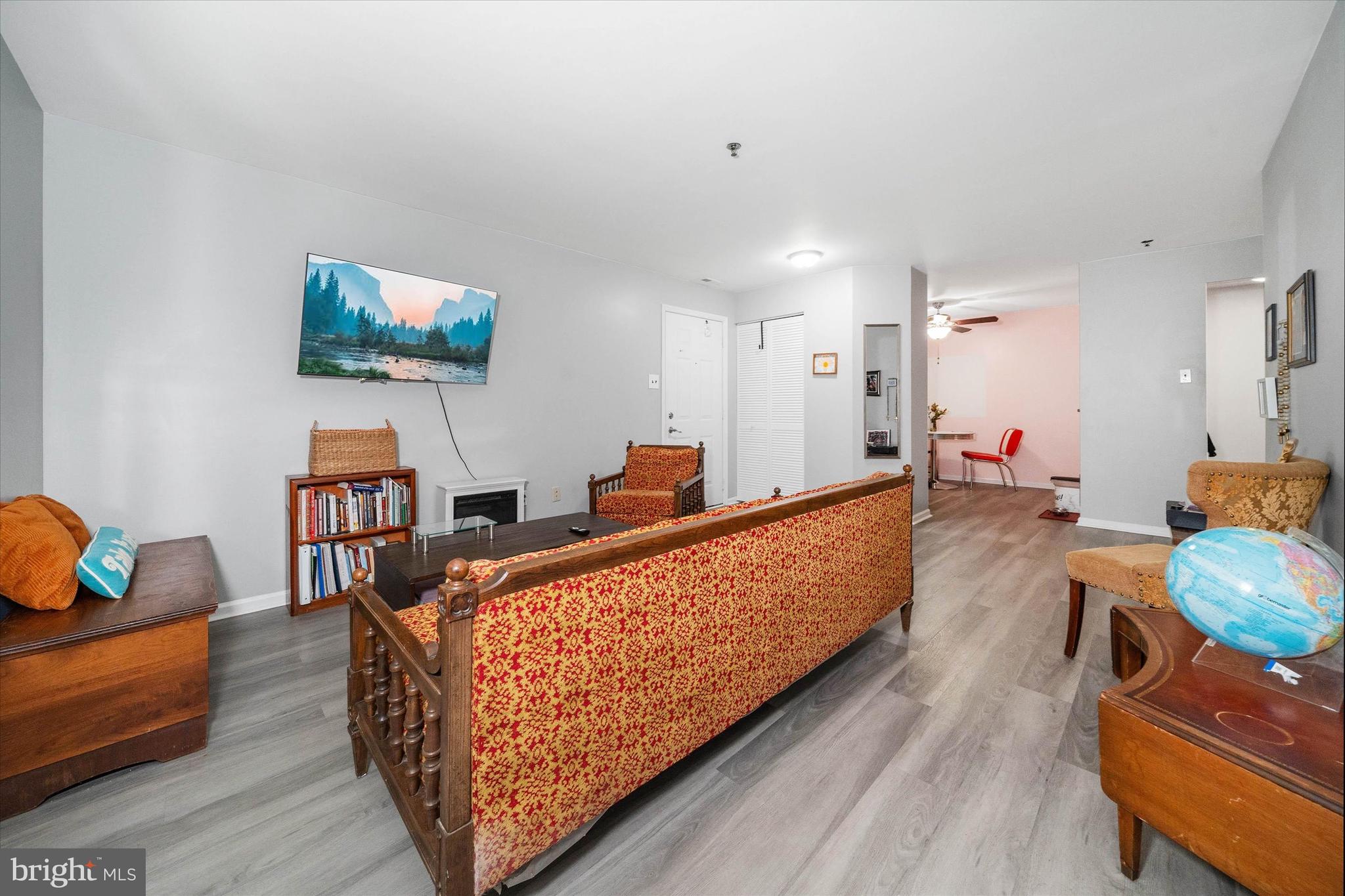 ASHTON CONDO - Residential