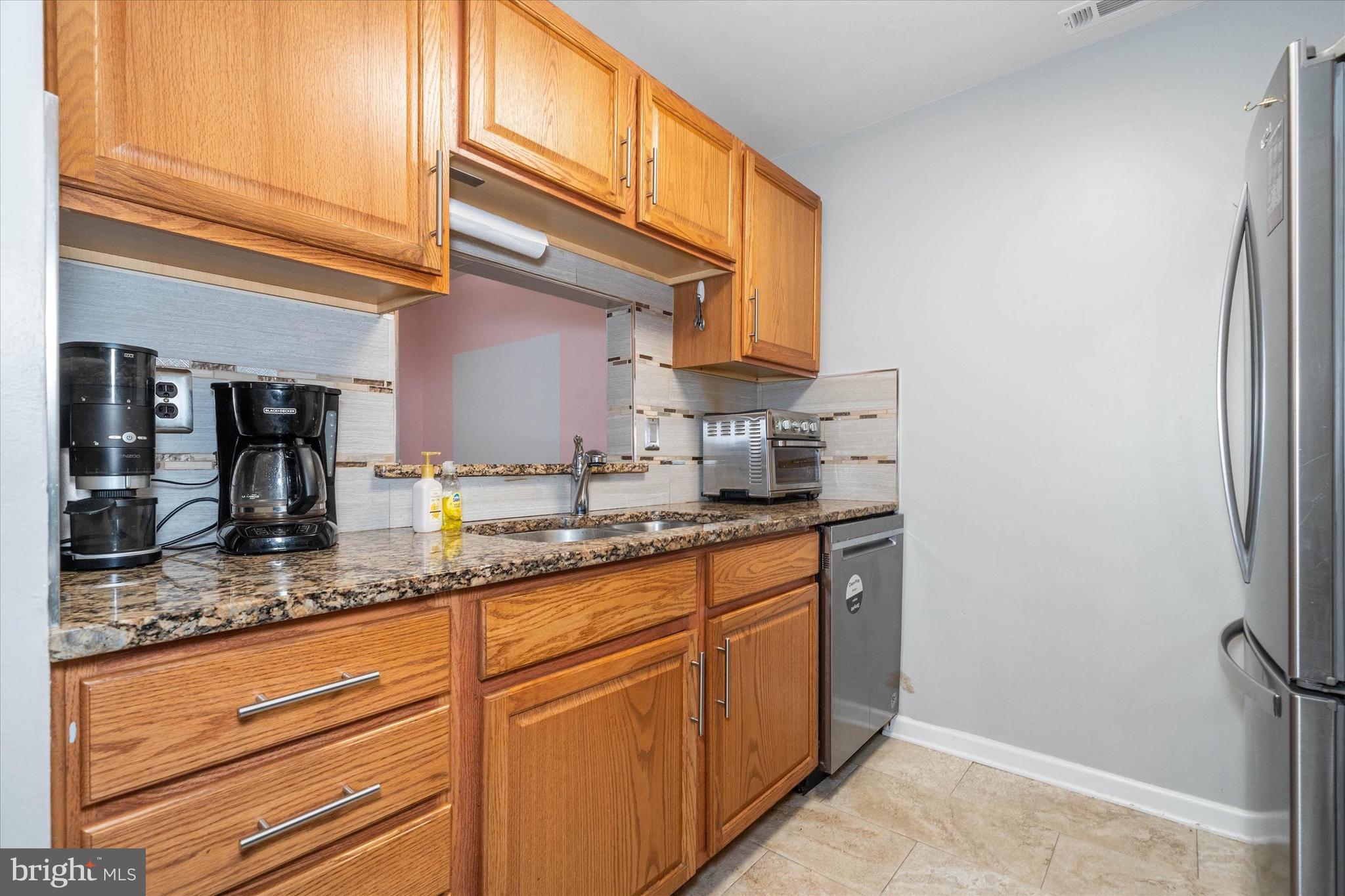 ASHTON CONDO - Residential