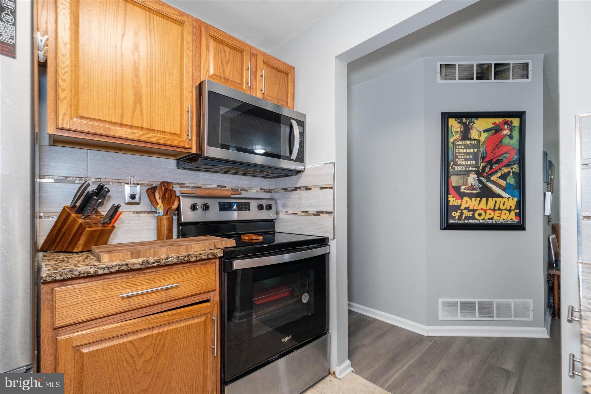 ASHTON CONDO - Residential