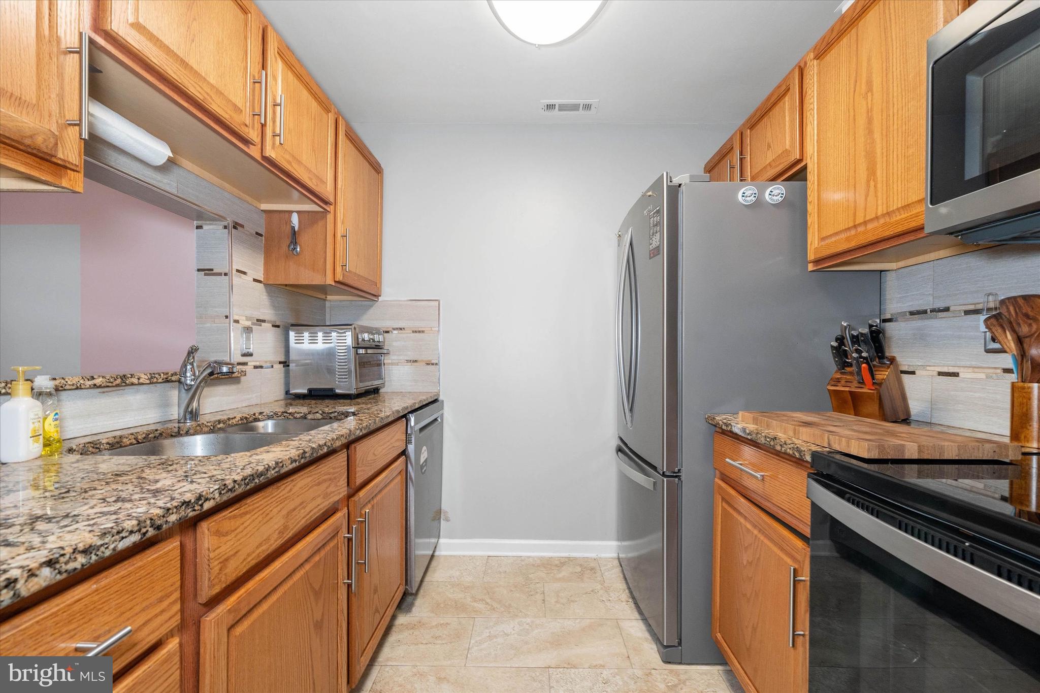 ASHTON CONDO - Residential