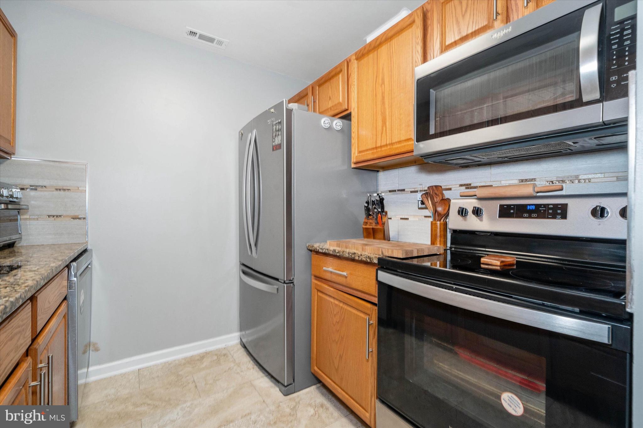 ASHTON CONDO - Residential