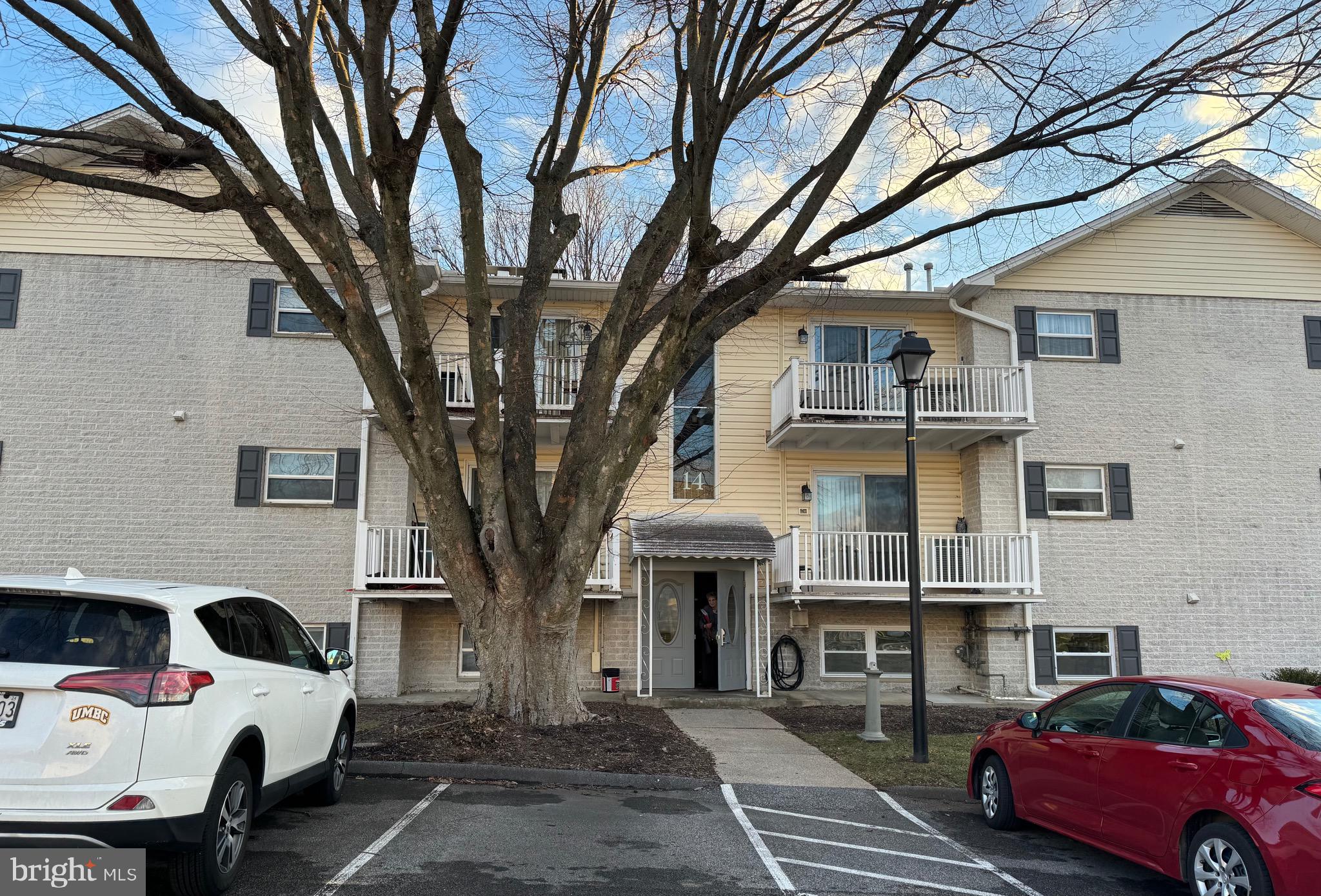 WARREN LODGE CONDOMINIUMS - Residential