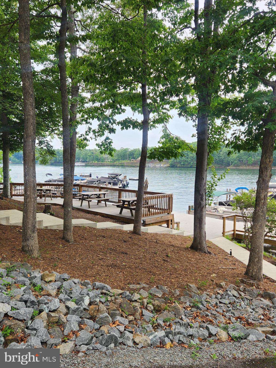 OAK LANDING - Residential