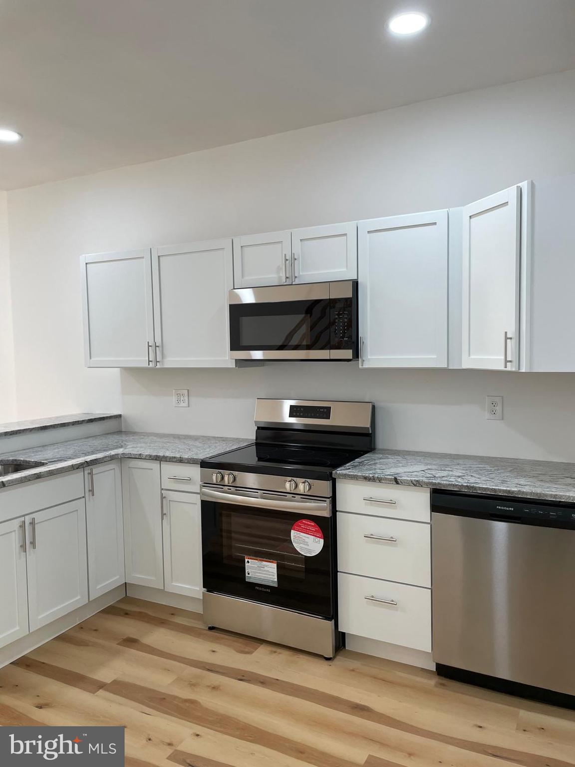 WELCOME TO THE BEST DEAL IN BREWERYTOWN..... completley renoveted 2 bedrrom one bath house with modern kitchen, Stainless Steel appliances, granite countertops and a rear backyard 
Ideally located near Fairmount Park, enjoy easy access to biking and hiking trails, recreational fields, golf, and convenient SEPTA transportation.