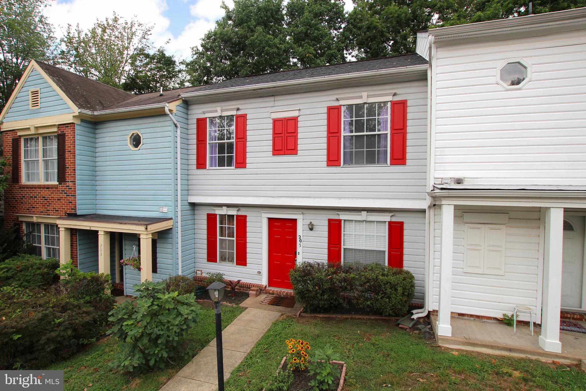 You found it! Here's your opprtunity to own an updated townhouse in Potomac Hills. New stainless steel appliances and fullsize washer/dryer. New flooring and renovated kitchen with new cabinets and countertops. Two bedrooms upstairs with remodeled bathroom and new floors. Wood burning fireplace in the living room, two assigned parking spaces right in front and community pool to relax and unwind. Great townhouses as this price don't last long. Move fast to make it yours.