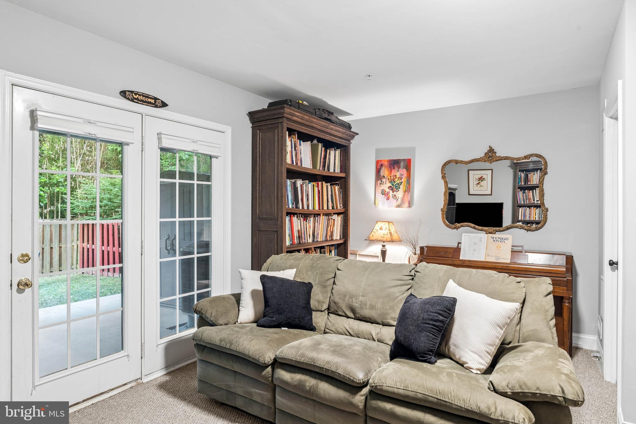 HUNTERS RUN - Residential