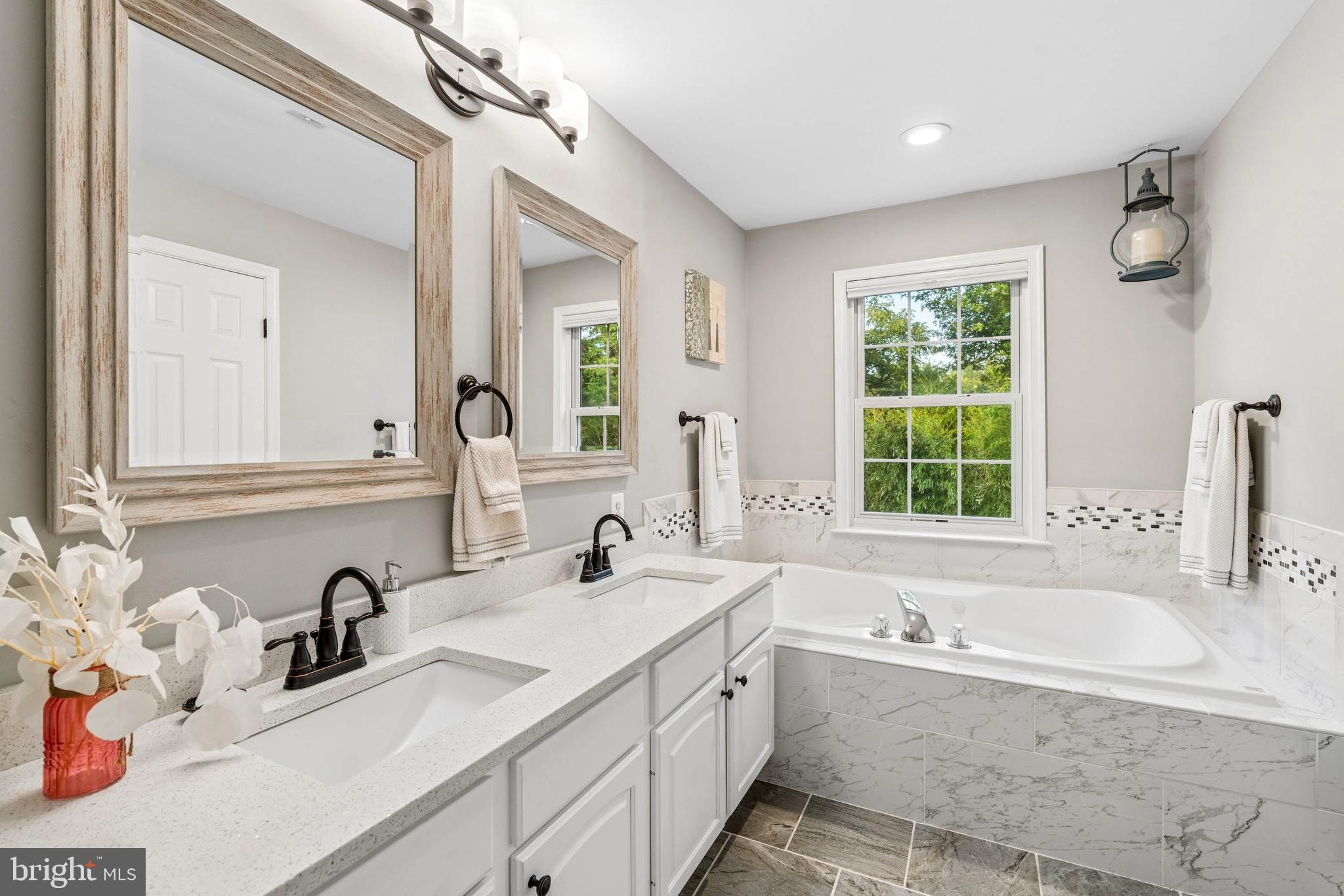 HUNTERS RUN - Residential