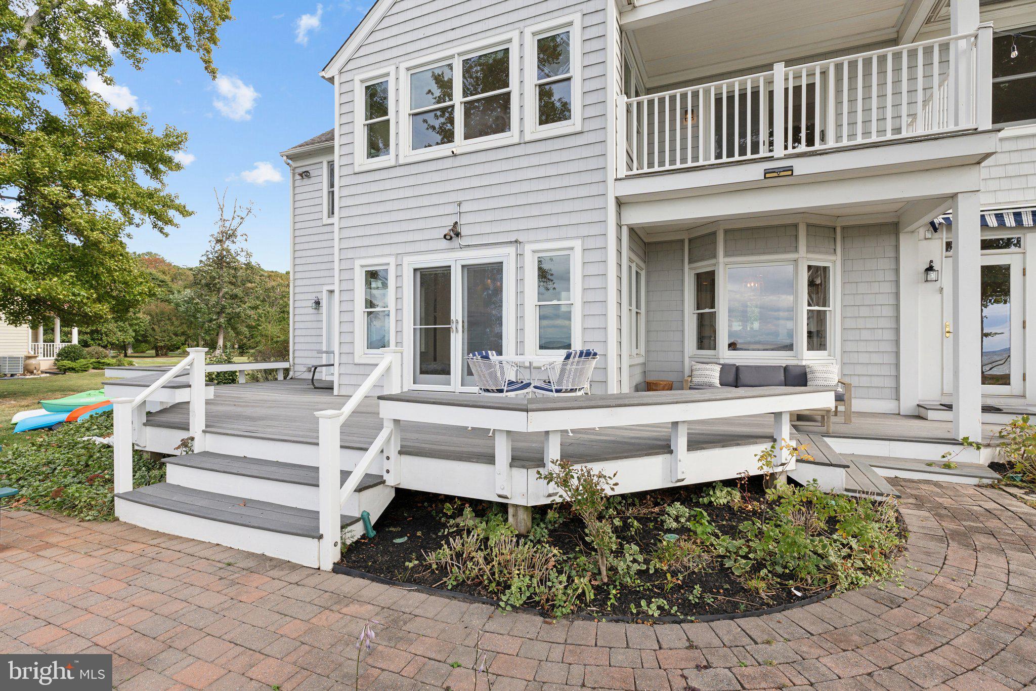 BLOODY POINT FARM - Residential
