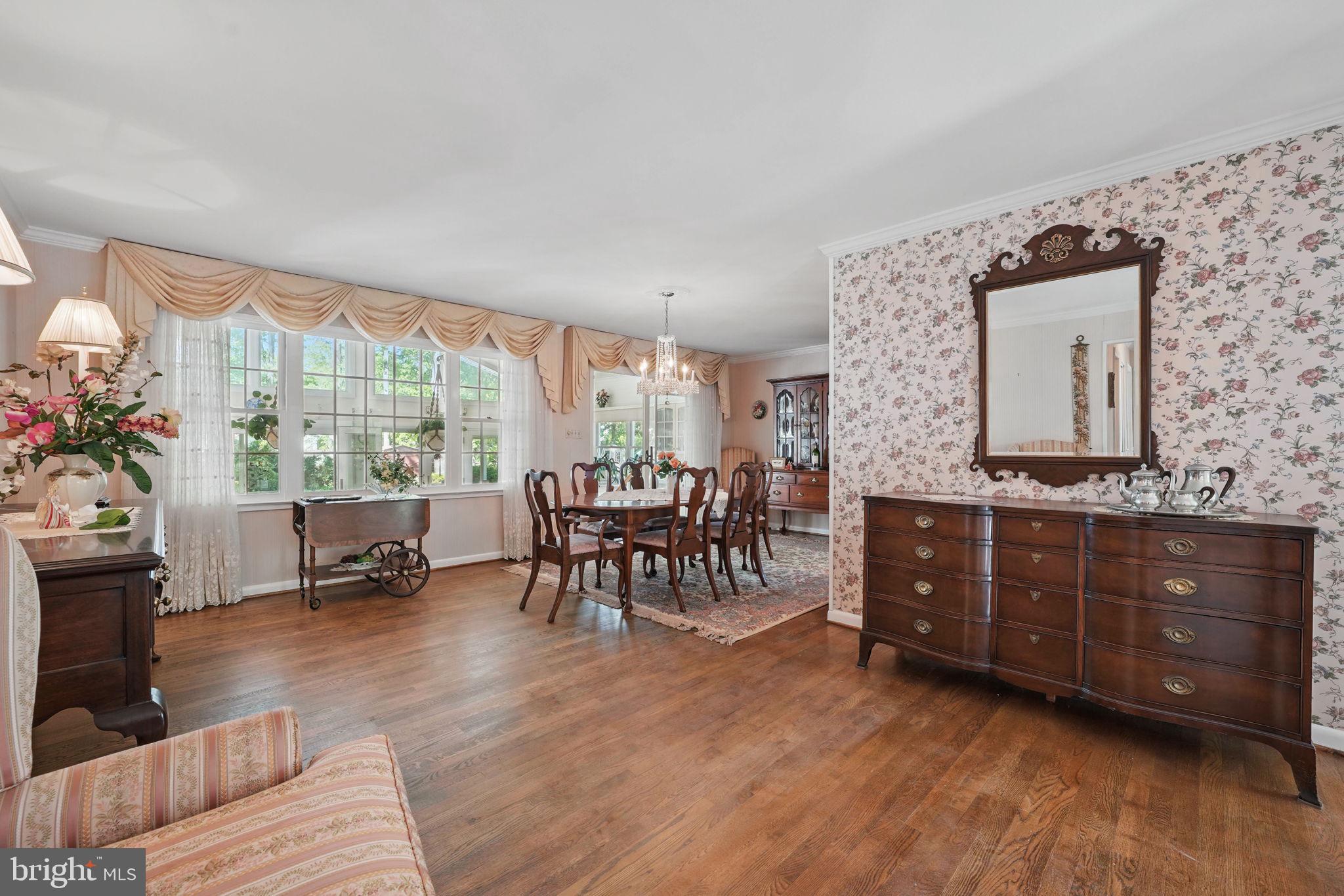 MOUNT VERNON MANOR - Residential