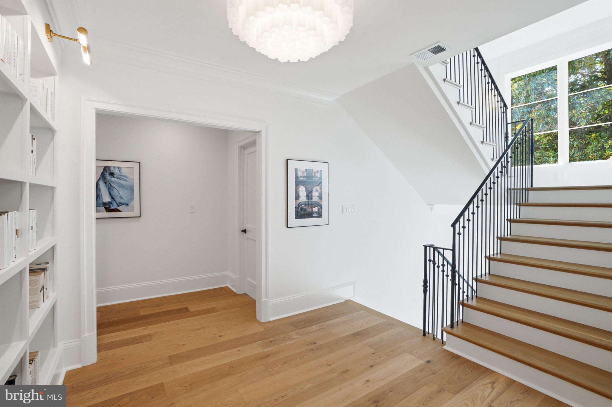 CHAIN BRIDGE WOODS - Residential