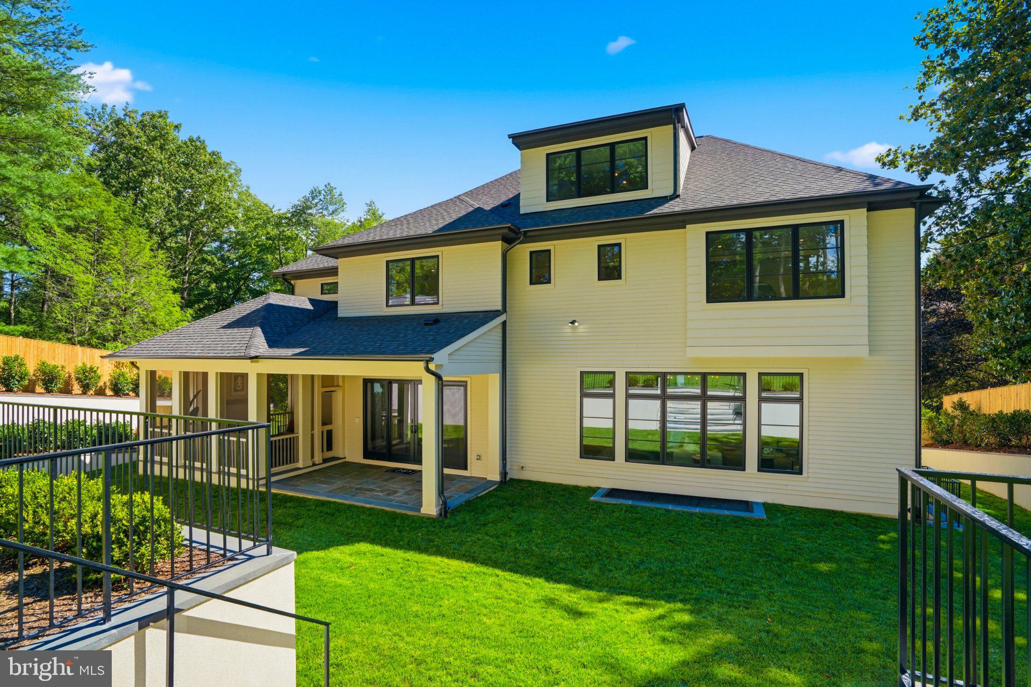 CHAIN BRIDGE WOODS - Residential