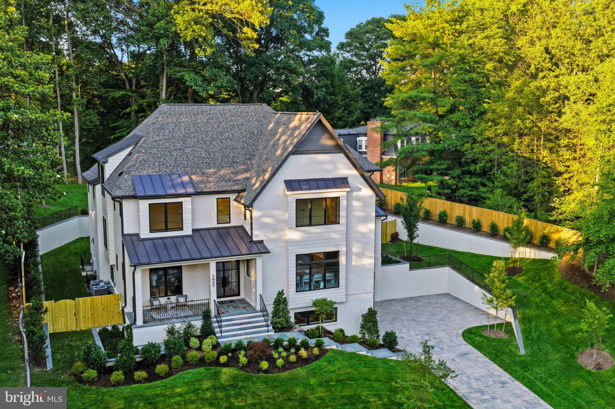 CHAIN BRIDGE WOODS - Residential