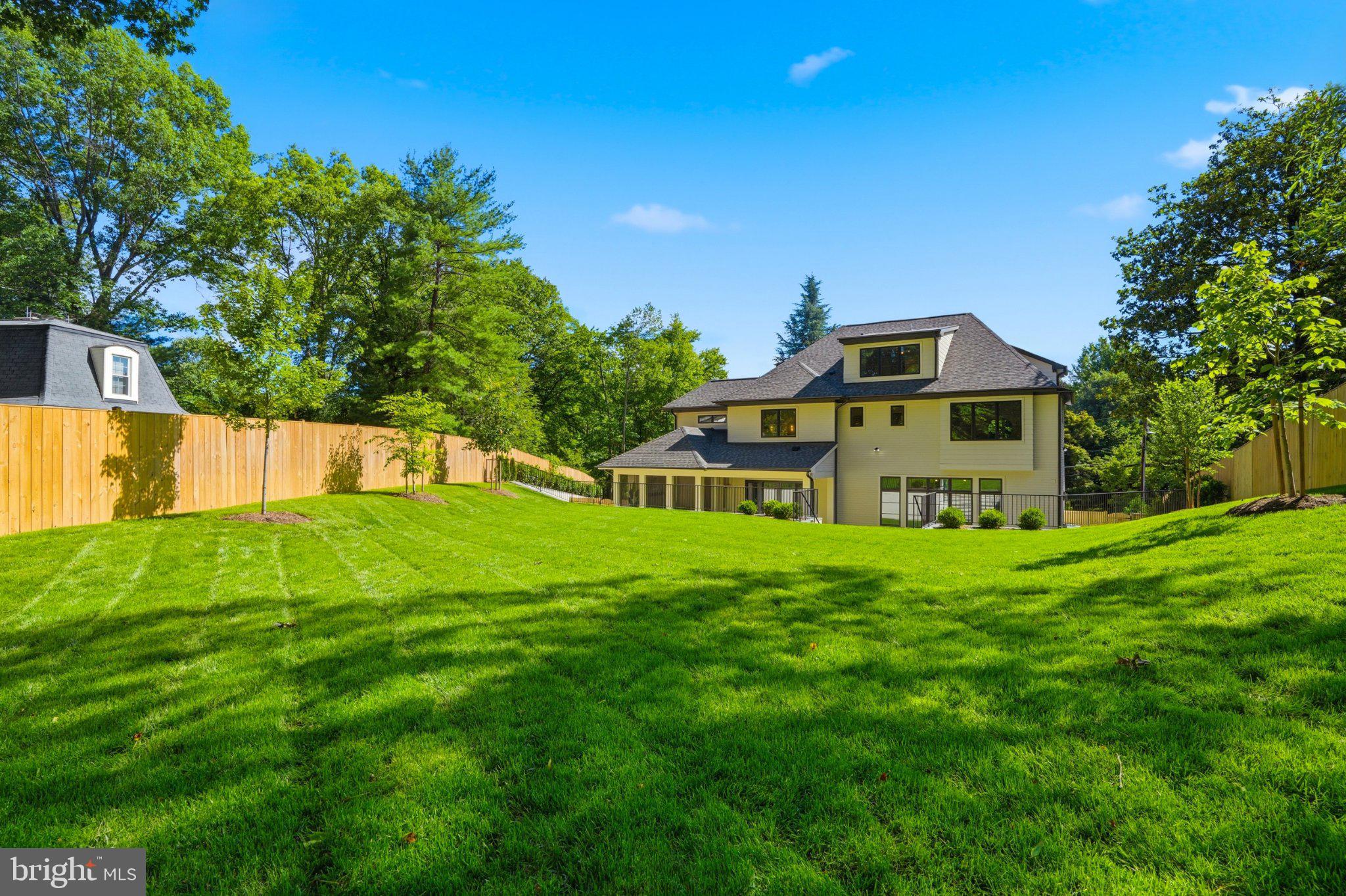 CHAIN BRIDGE WOODS - Residential