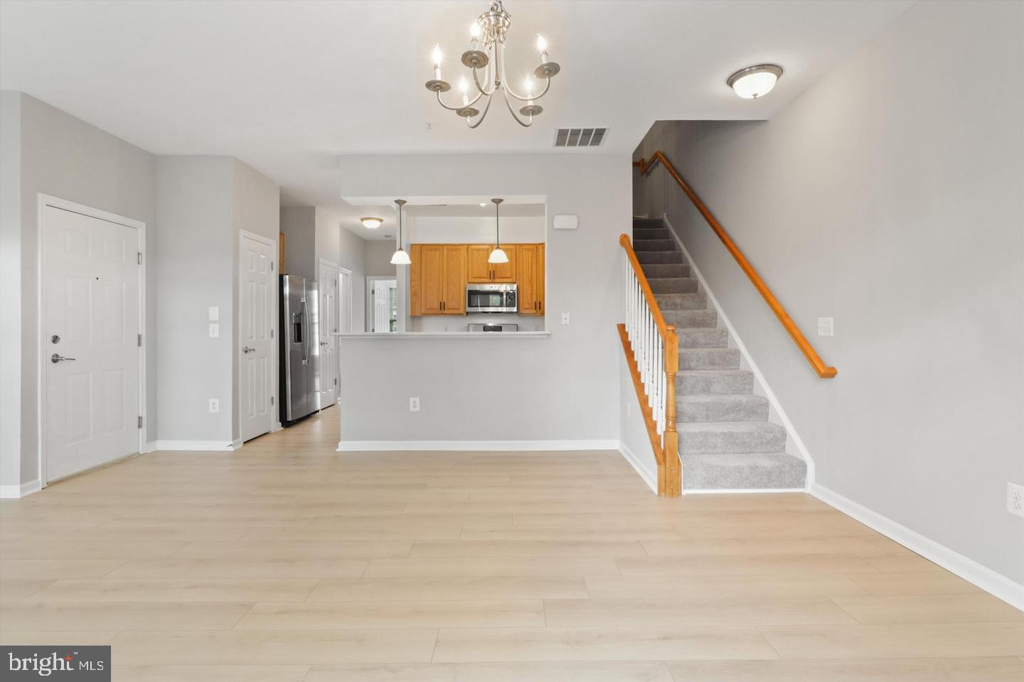 THE COMMONS ON WILLIAM SQUARE - Residential Lease