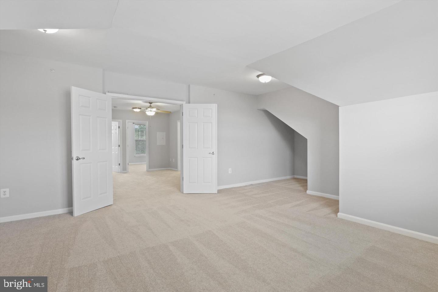 THE COMMONS ON WILLIAM SQUARE - Residential Lease