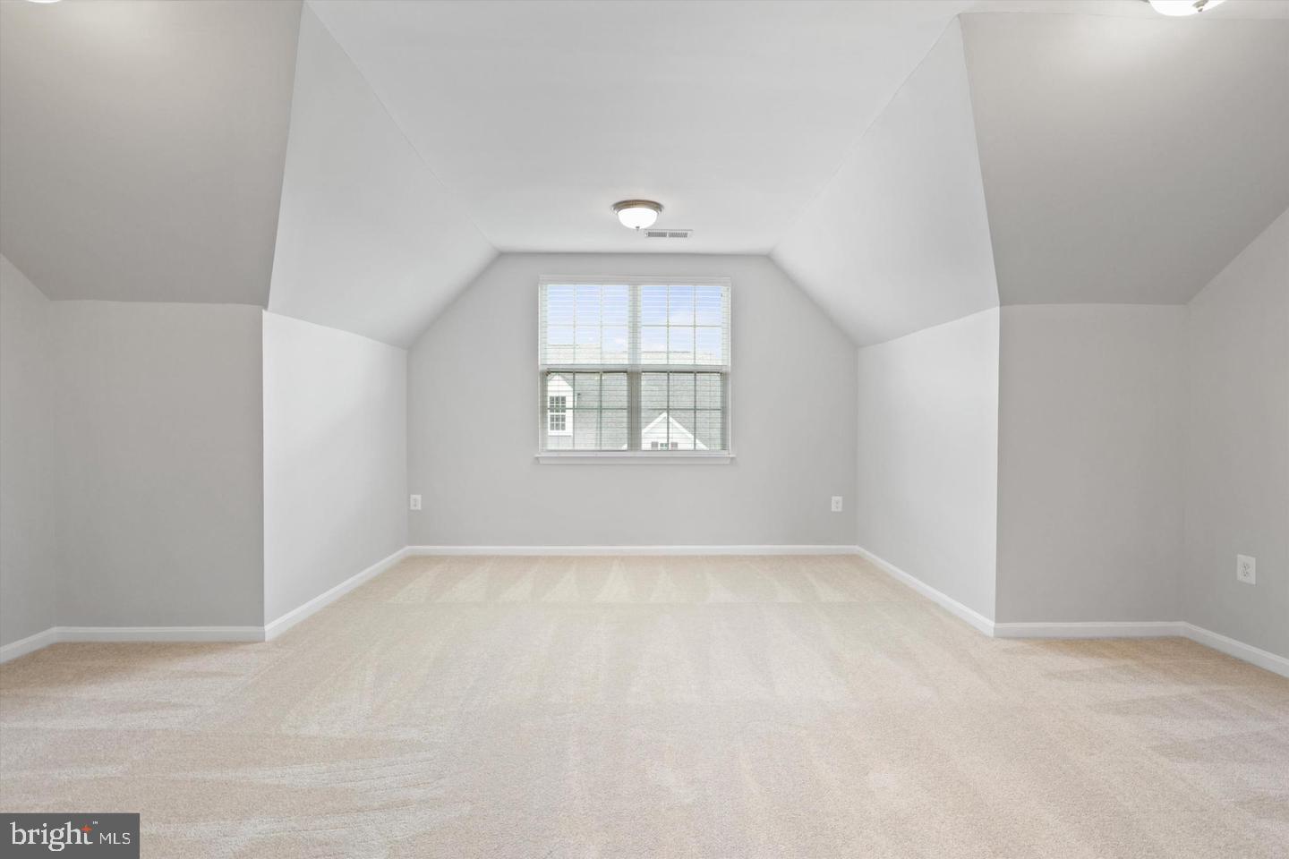 THE COMMONS ON WILLIAM SQUARE - Residential Lease