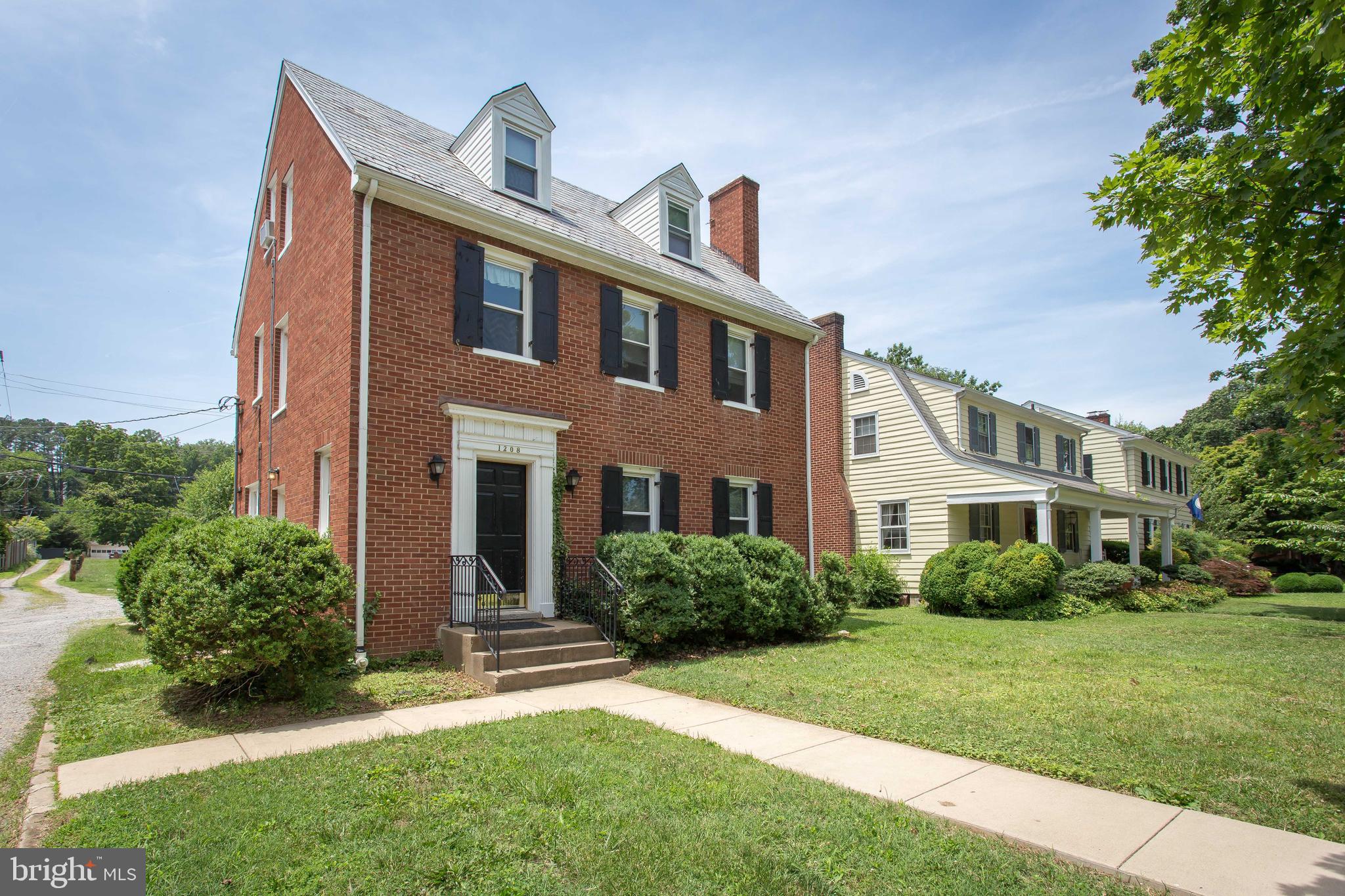 DOWNTOWN FREDERICKSBURG - Residential Lease