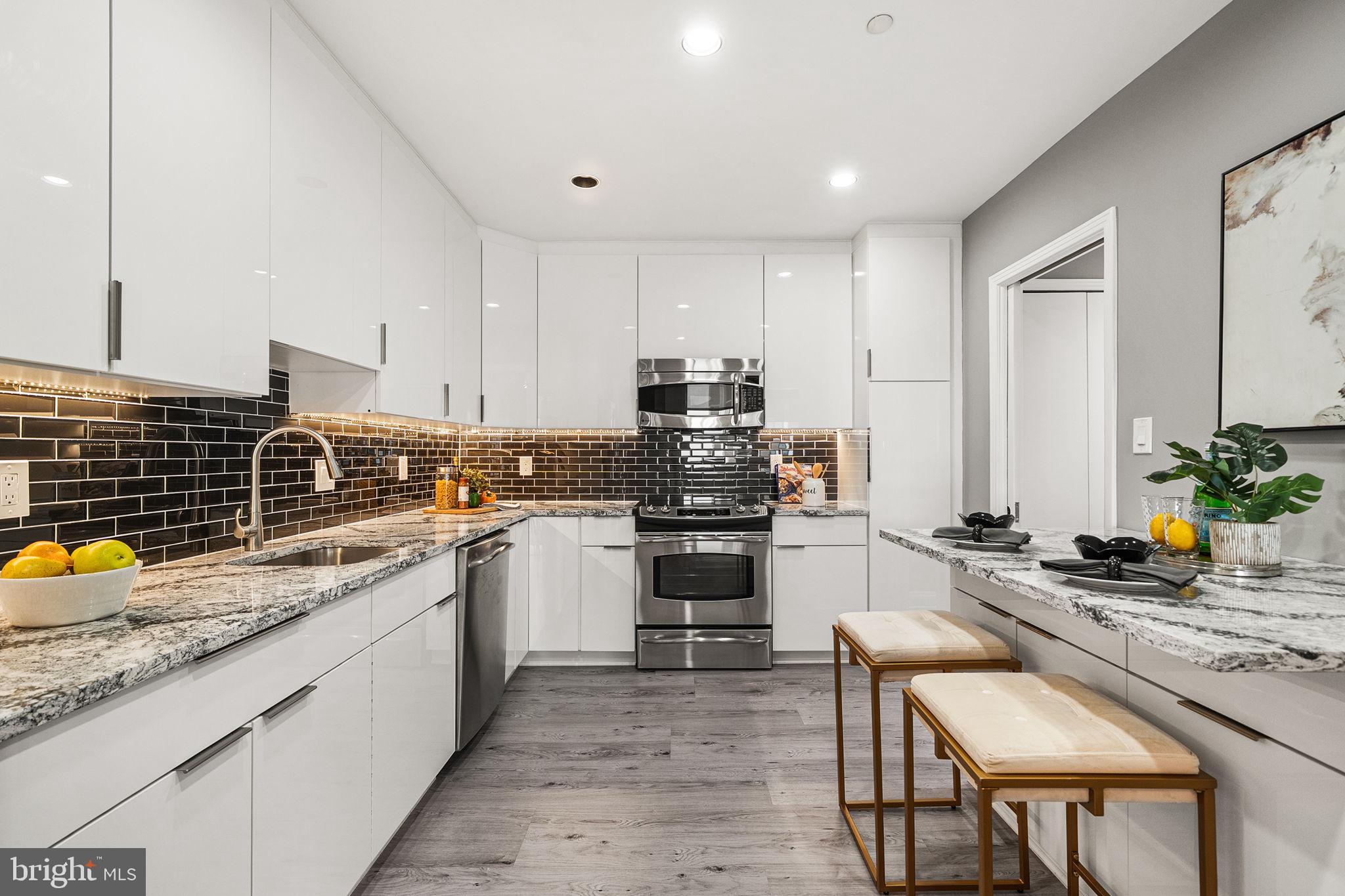 BARKLEY CONDO - Residential