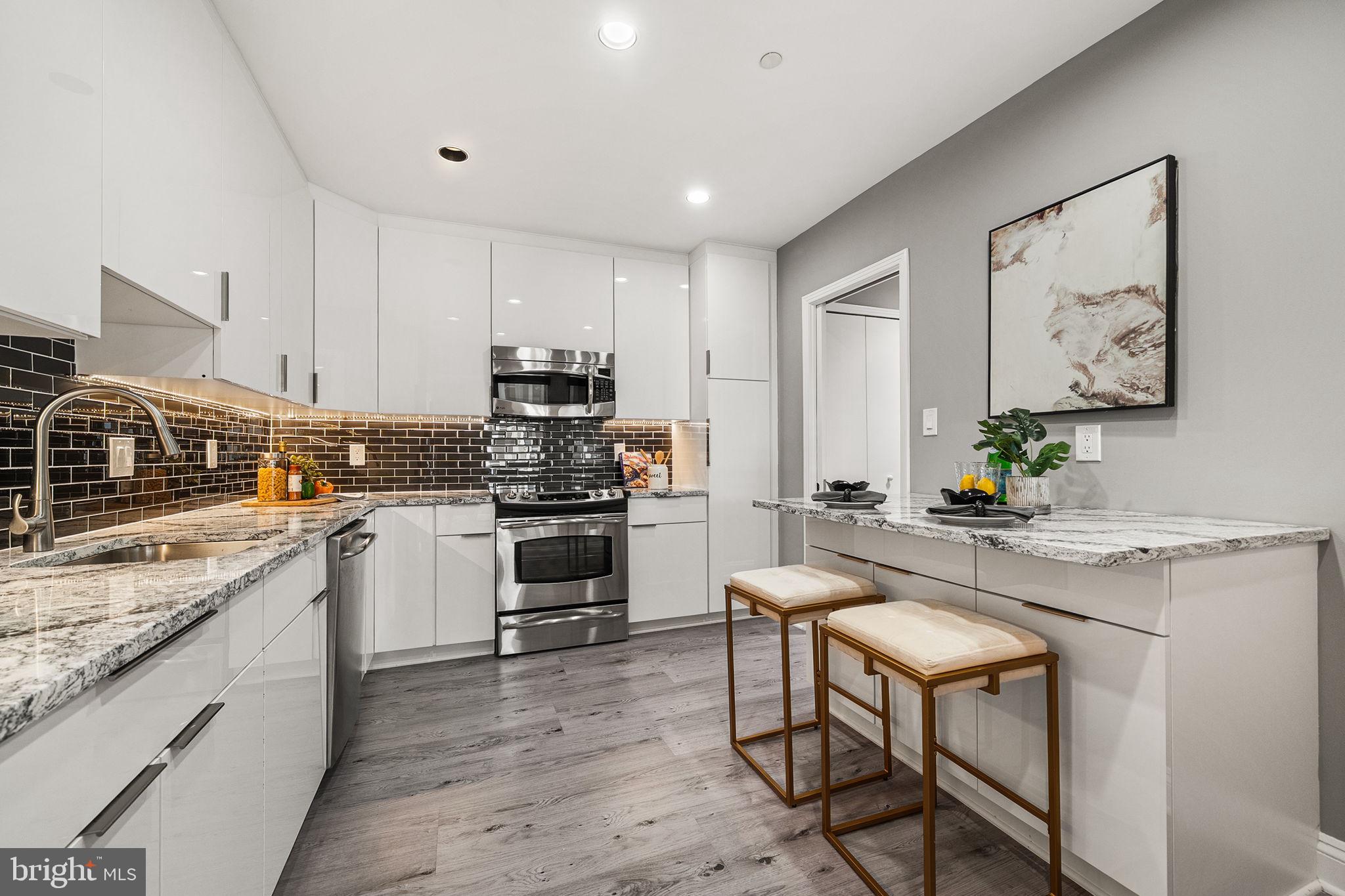 BARKLEY CONDO - Residential
