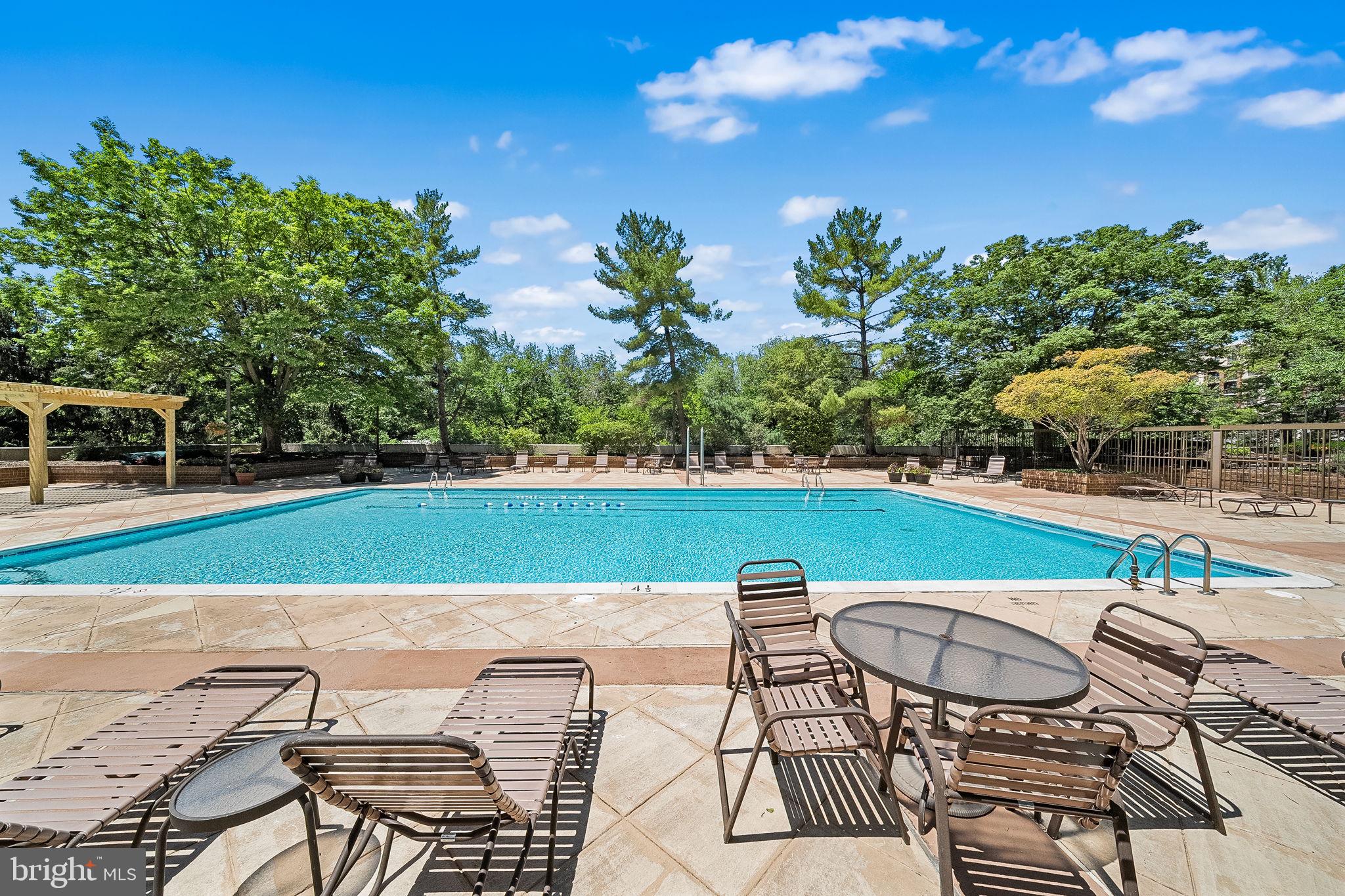 BARKLEY CONDO - Residential