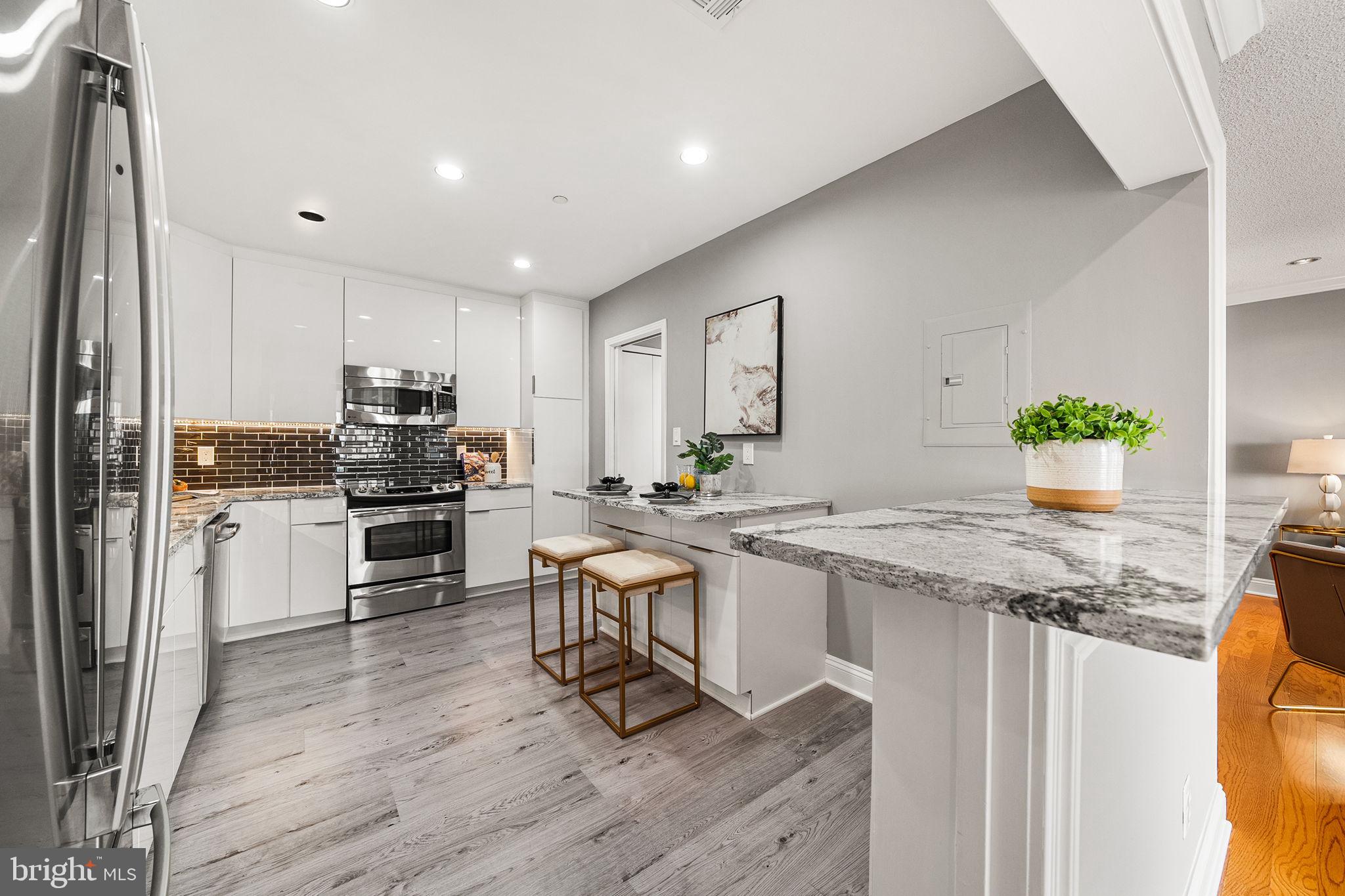 BARKLEY CONDO - Residential