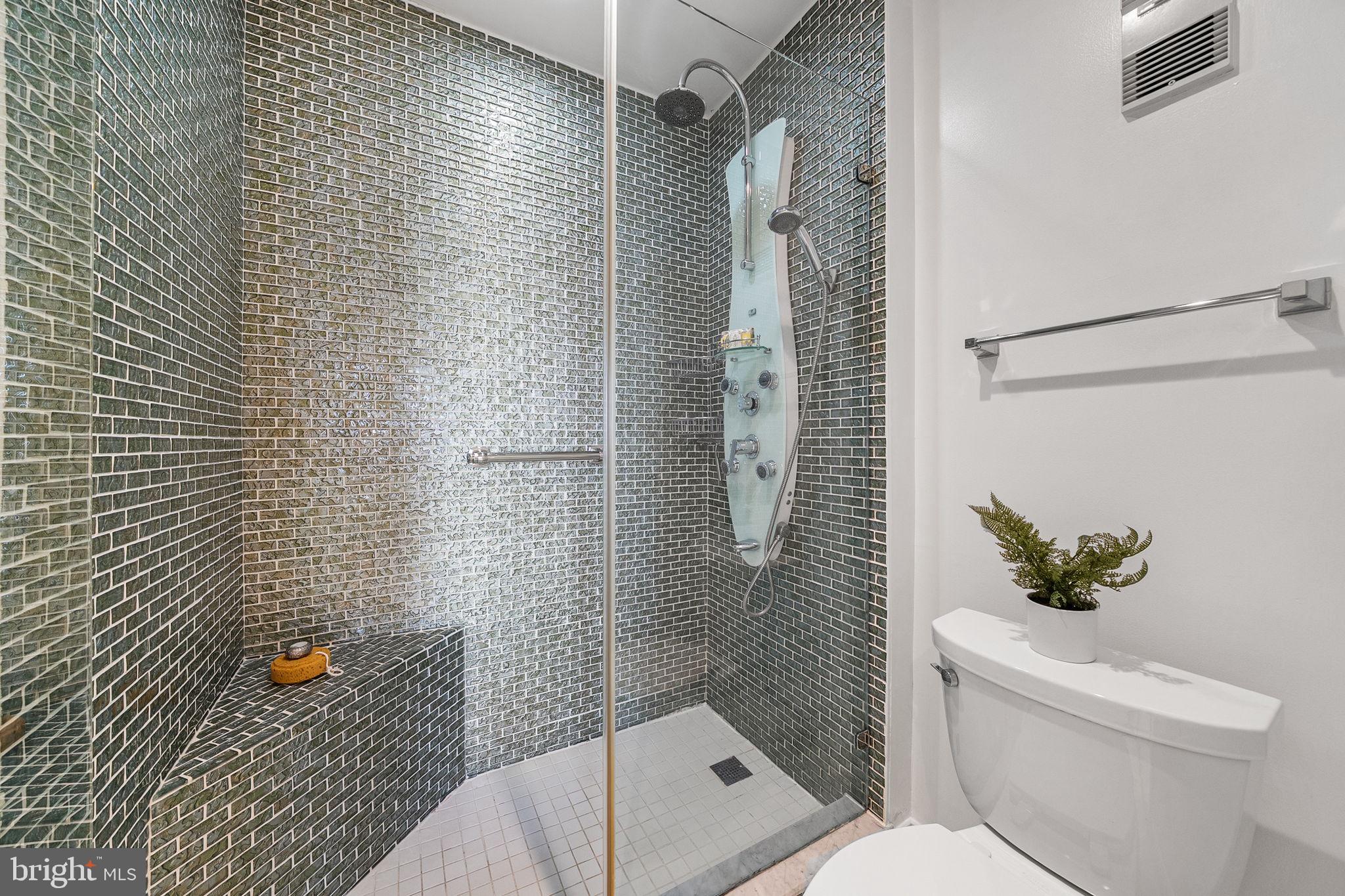 BARKLEY CONDO - Residential