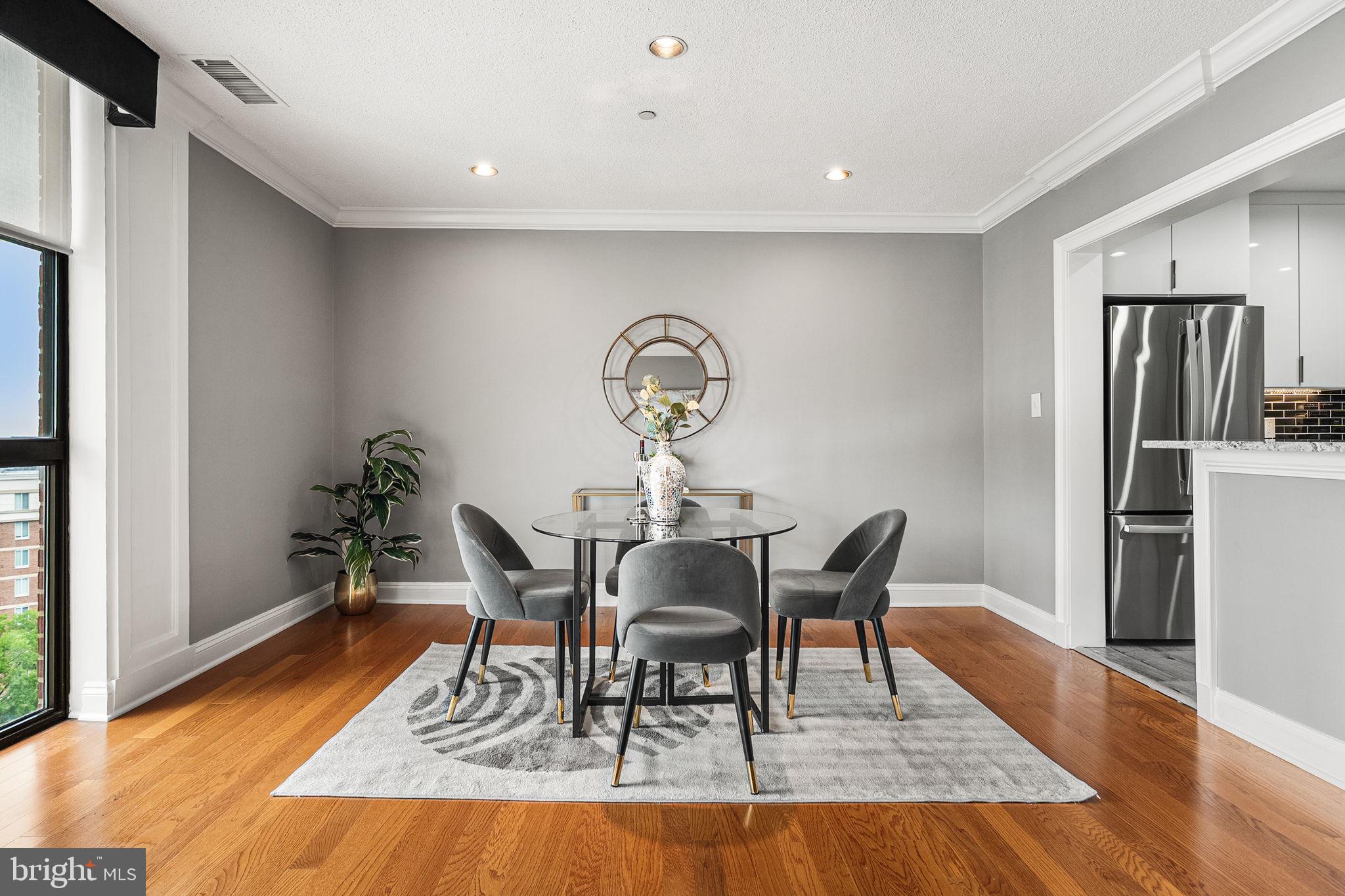 BARKLEY CONDO - Residential