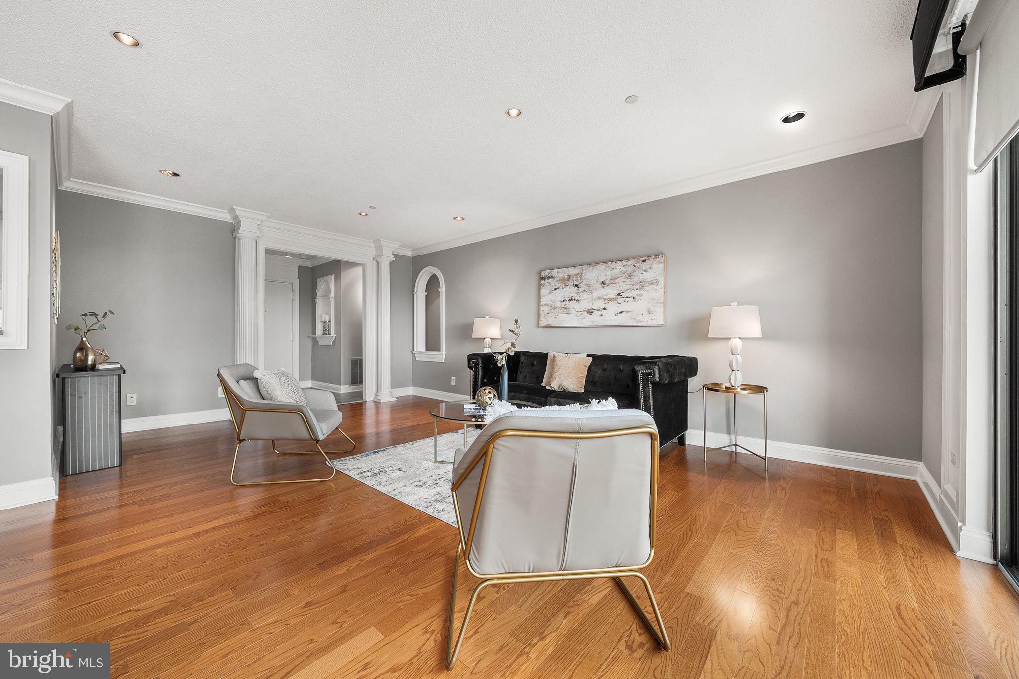 BARKLEY CONDO - Residential