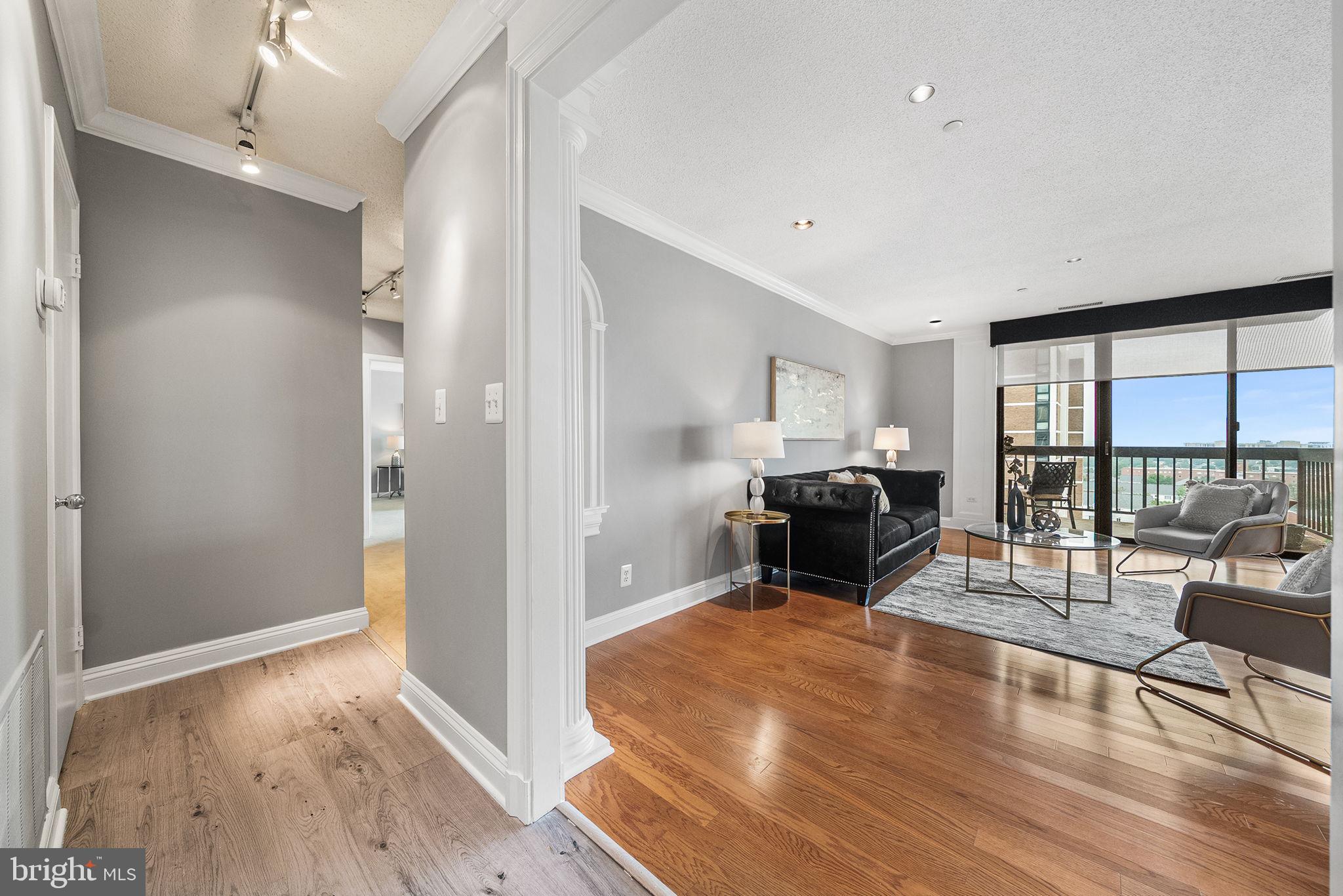 BARKLEY CONDO - Residential