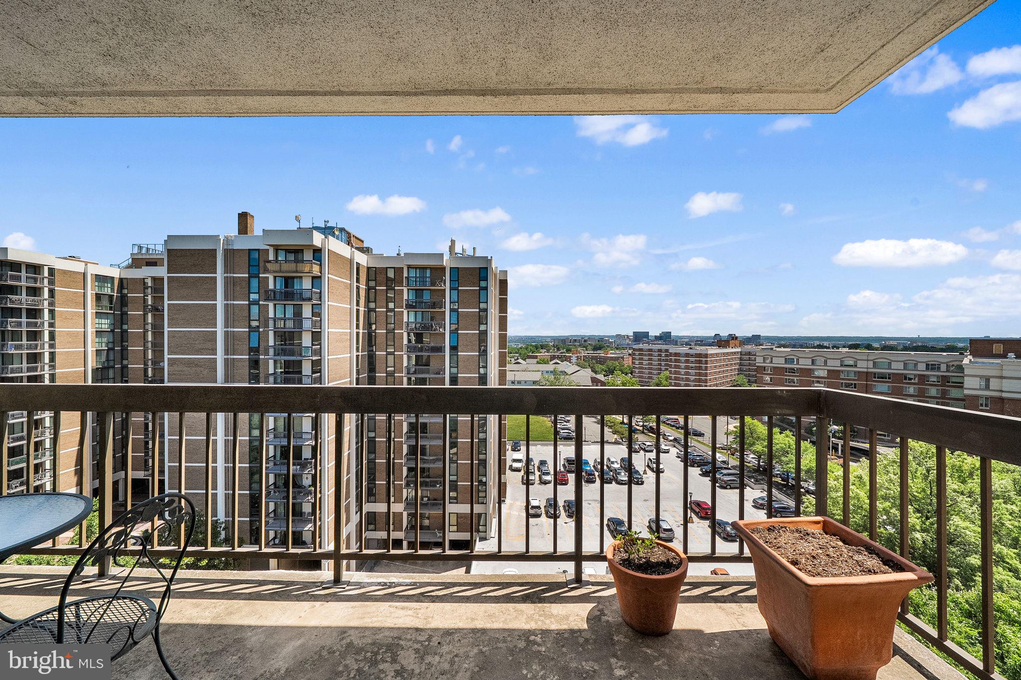 BARKLEY CONDO - Residential