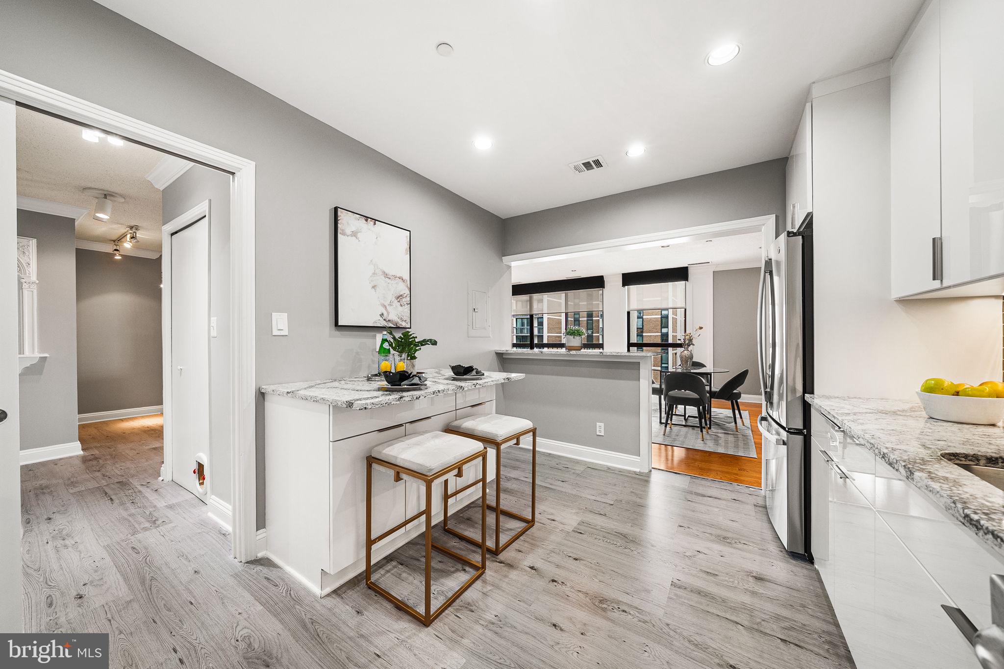 BARKLEY CONDO - Residential
