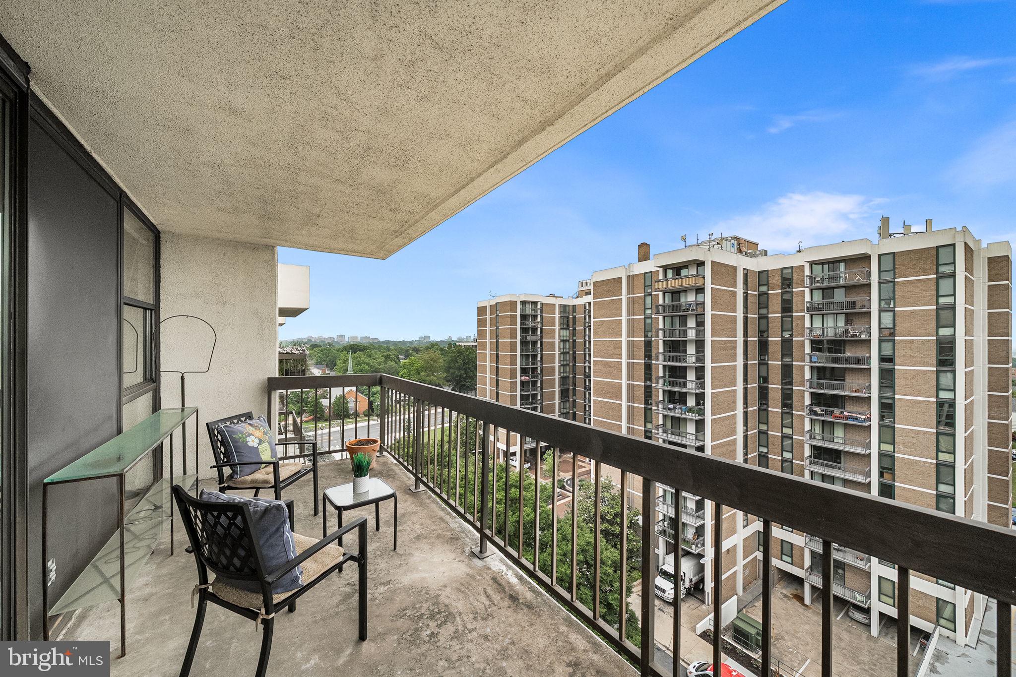 BARKLEY CONDO - Residential