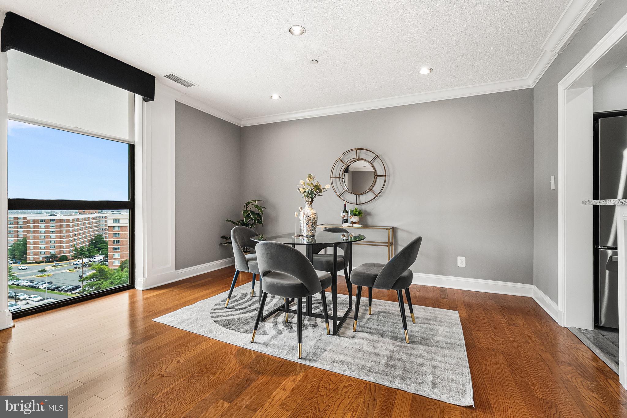 BARKLEY CONDO - Residential