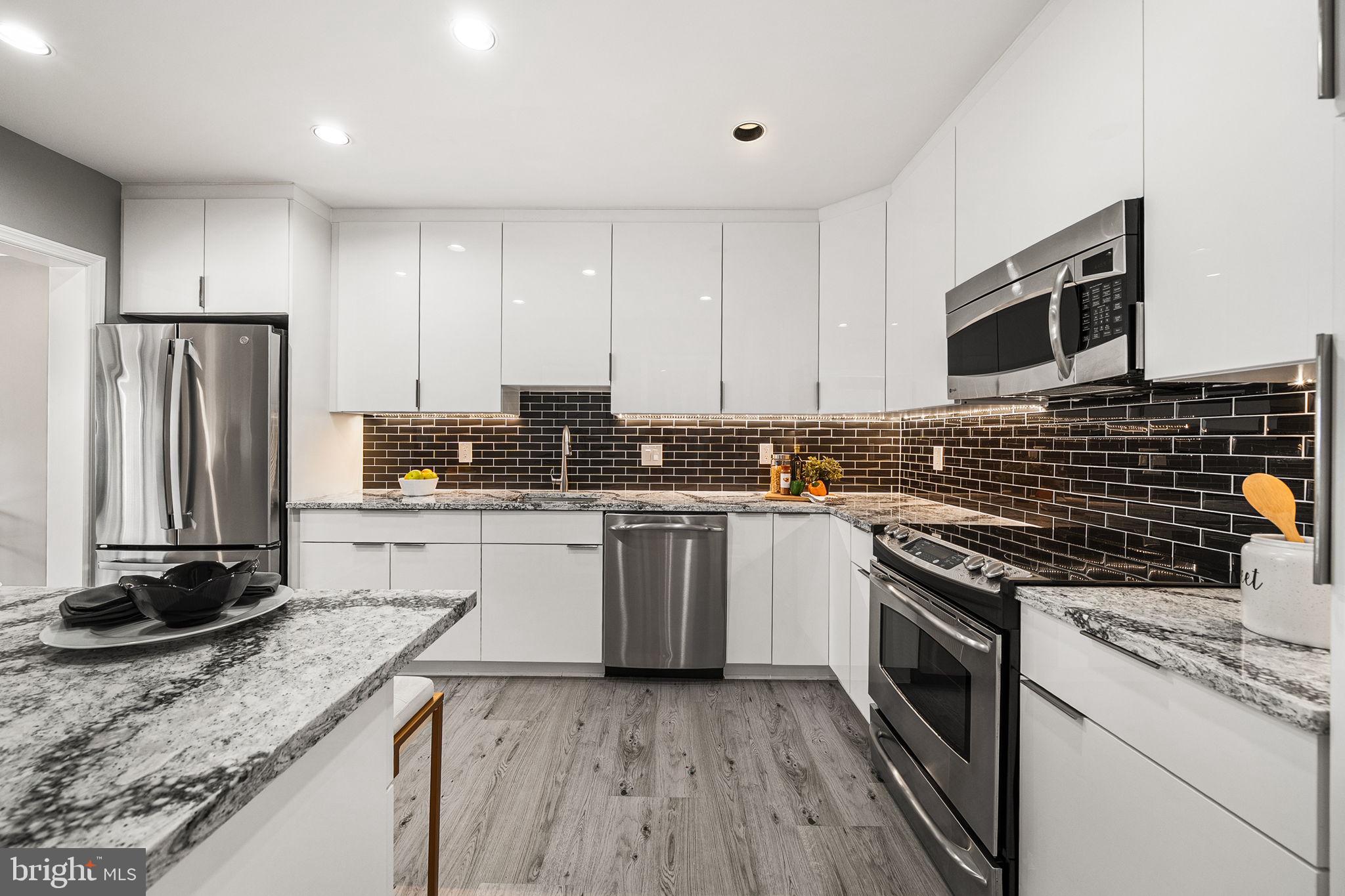 BARKLEY CONDO - Residential