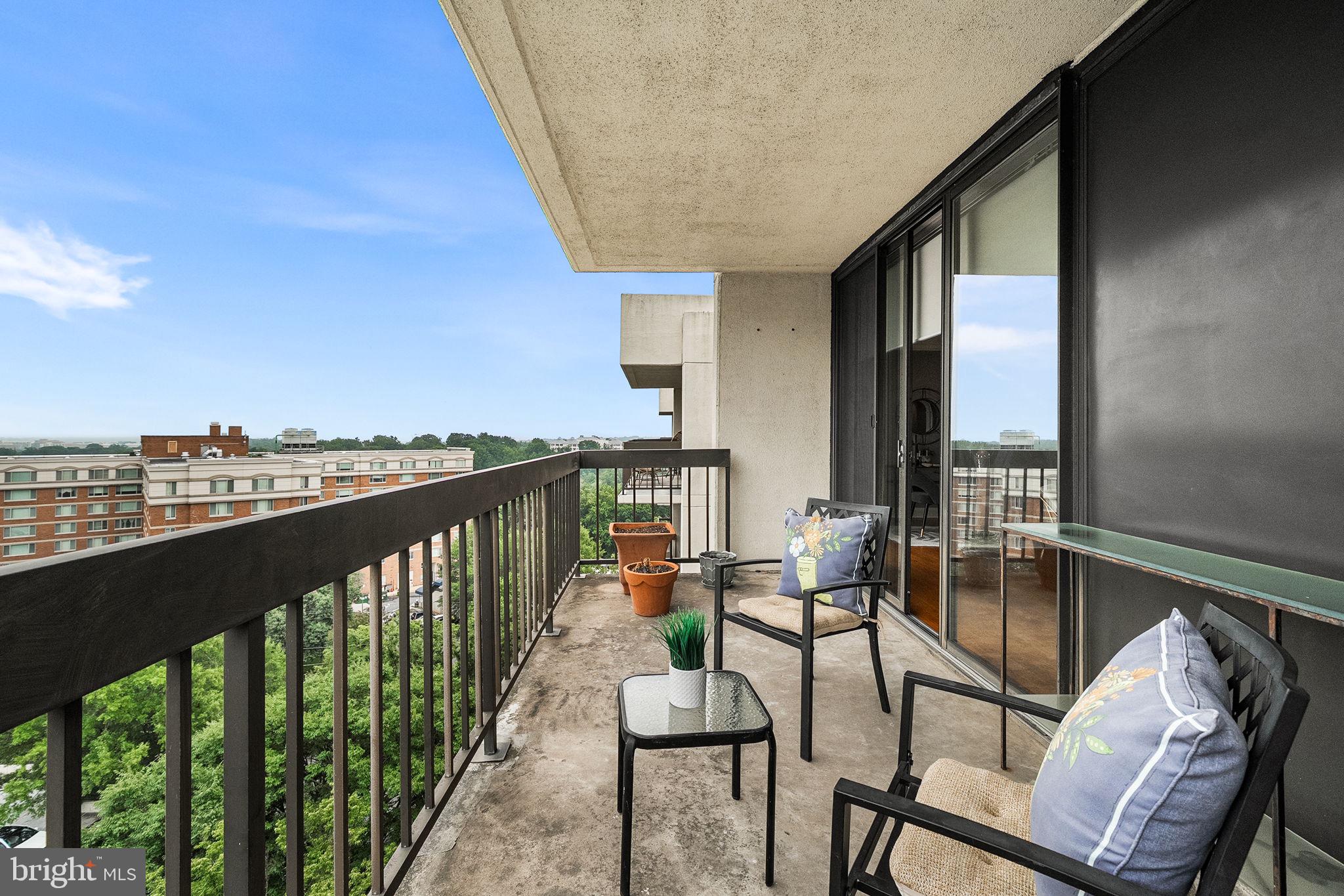 BARKLEY CONDO - Residential